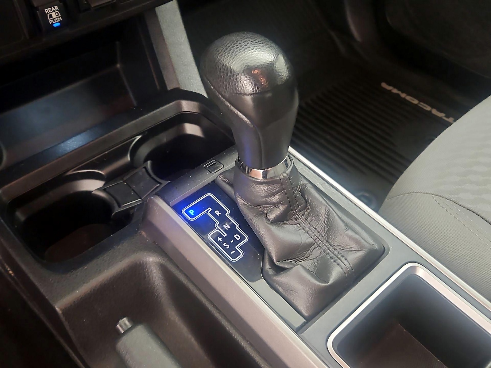 2020 Toyota Tacoma SR5 - Photo 18