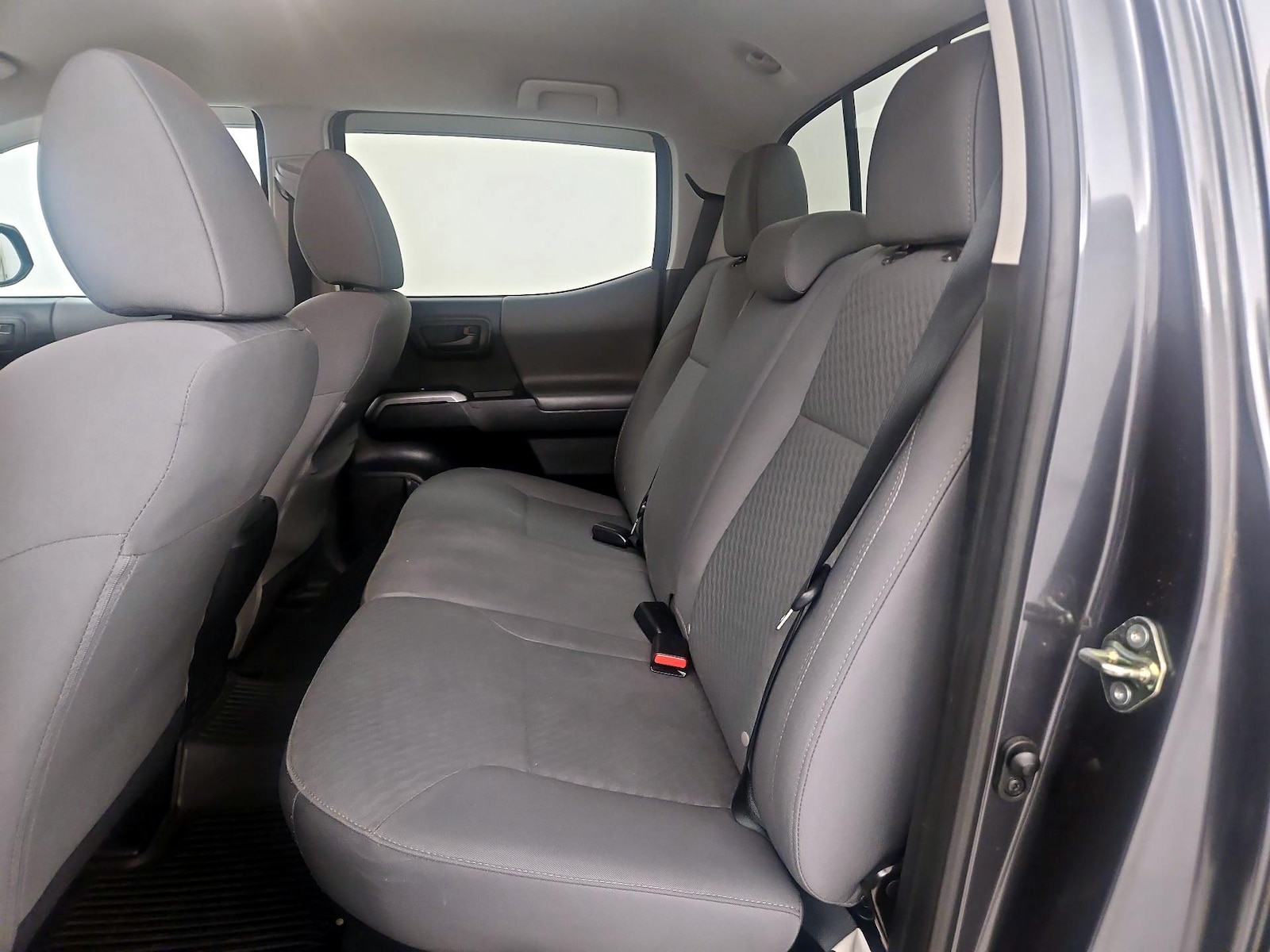 2020 Toyota Tacoma SR5 - Photo 20