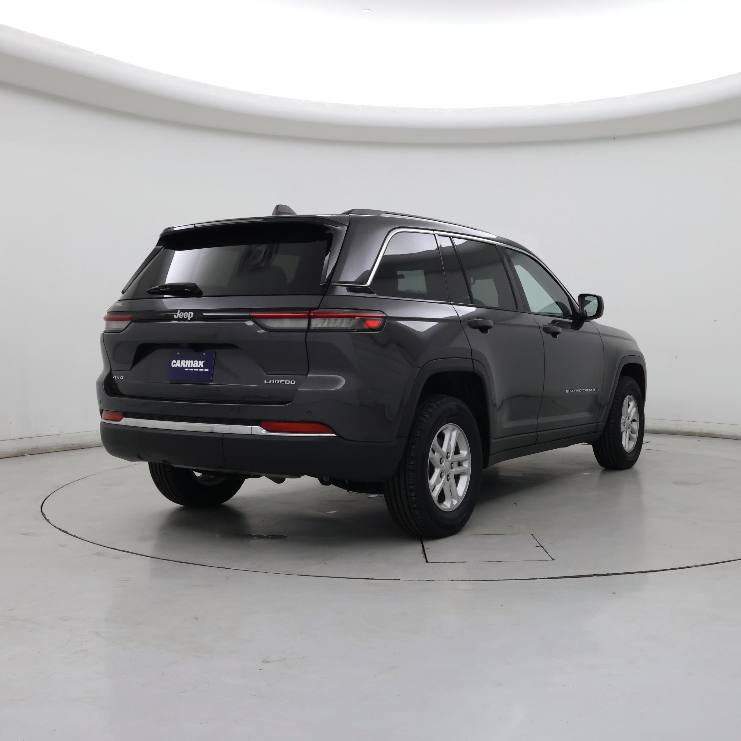 Thumbnail: 2023 Jeep Grand Cherokee - 8