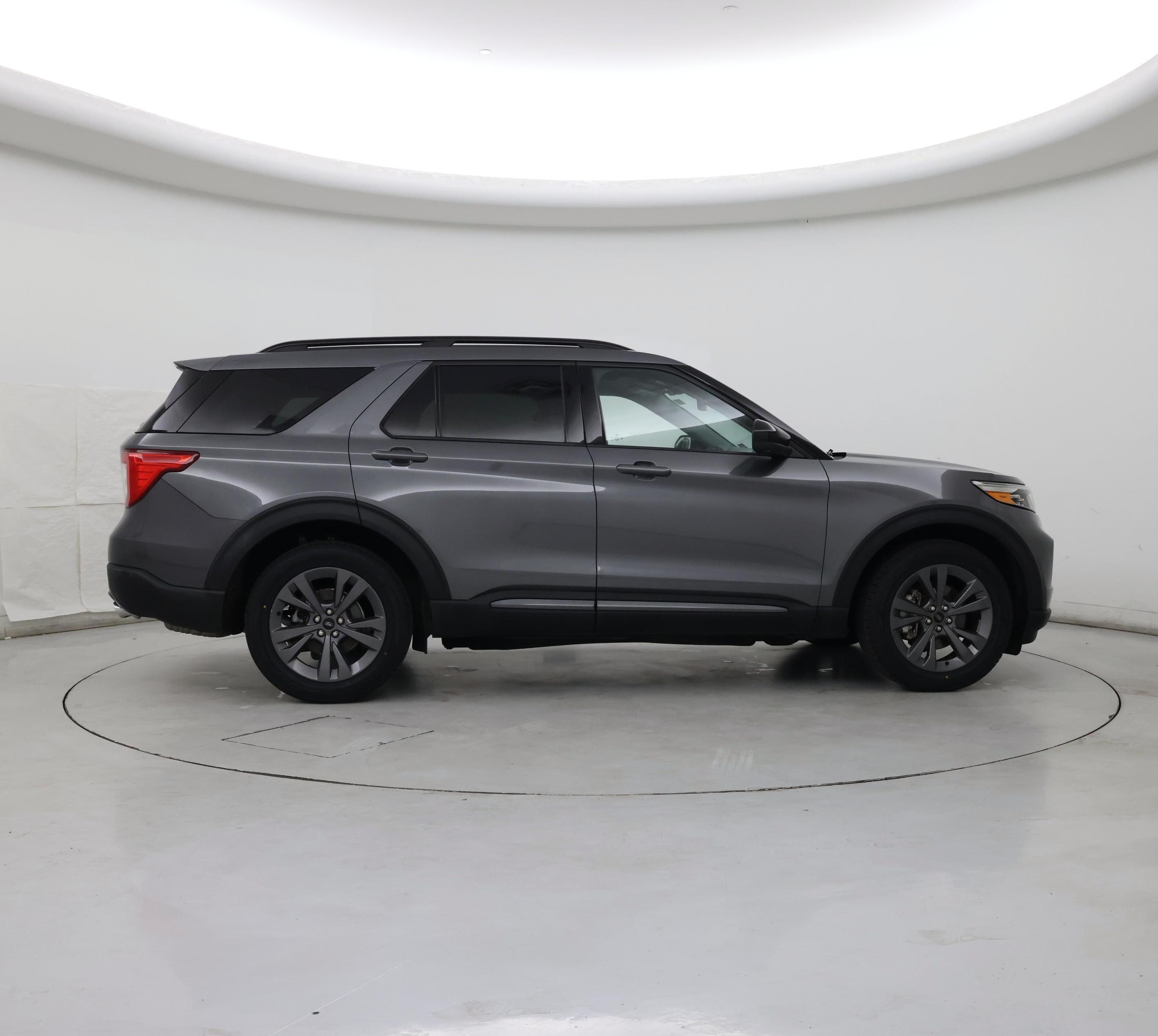 Thumbnail: 2022 Ford Explorer - 7