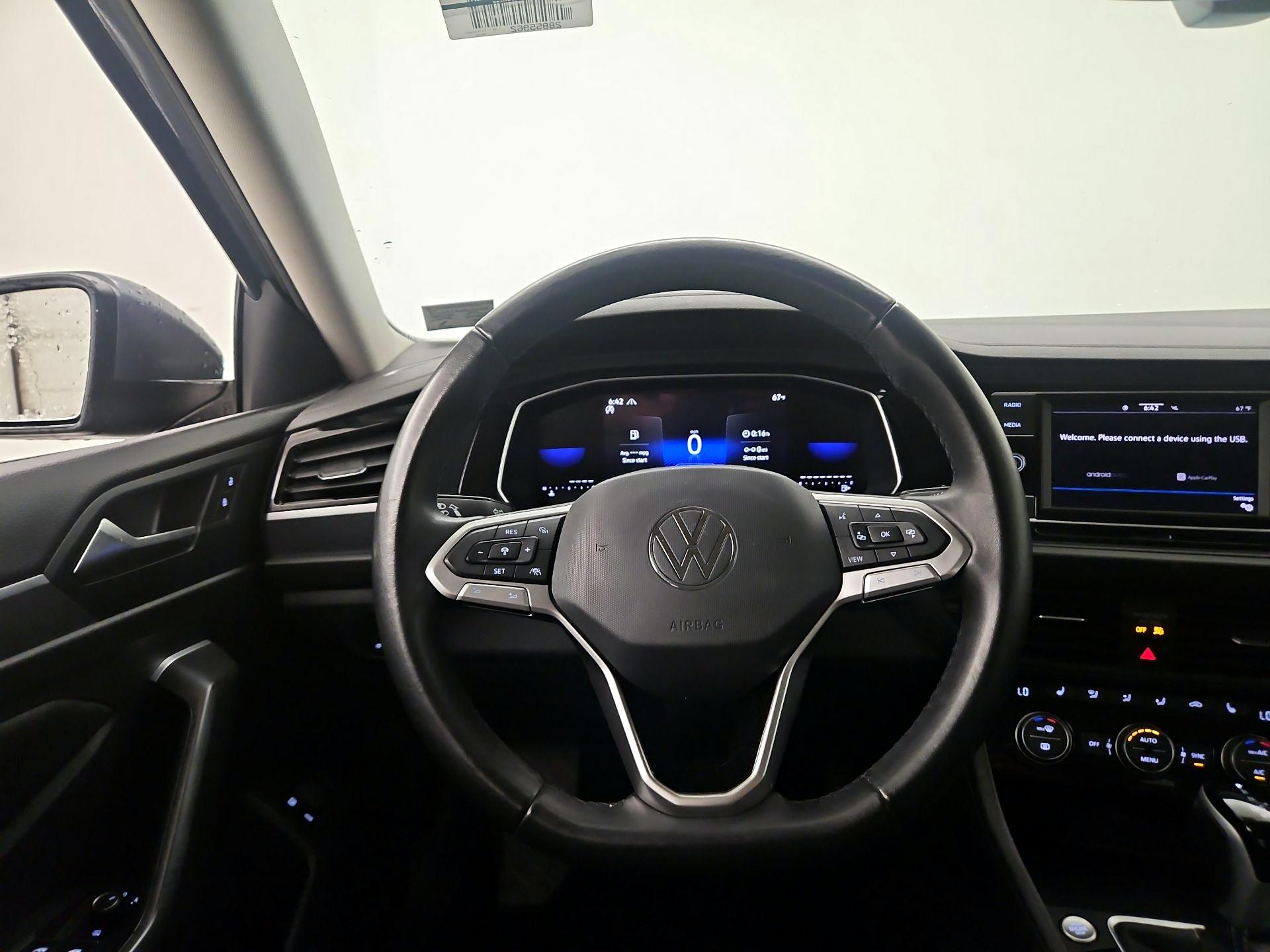 Thumbnail: 2024 Volkswagen Jetta - 10