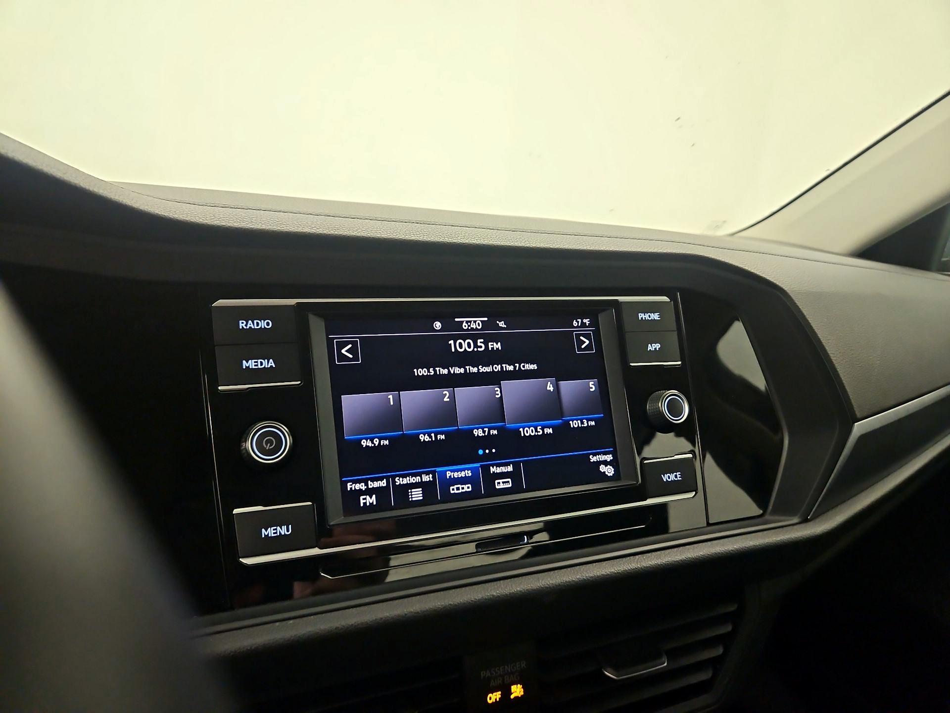 Thumbnail: 2024 Volkswagen Jetta - 15