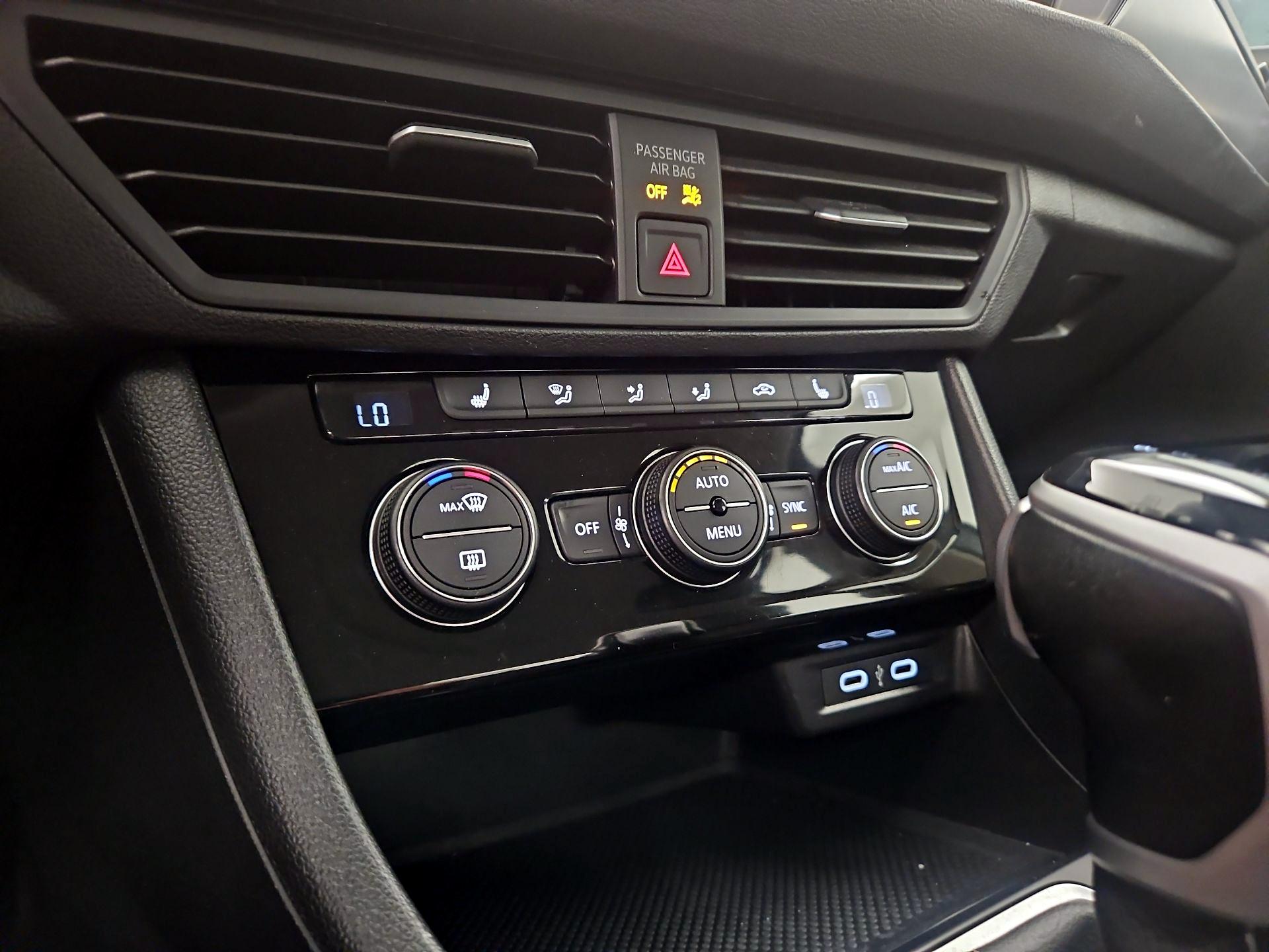 Thumbnail: 2024 Volkswagen Jetta - 16