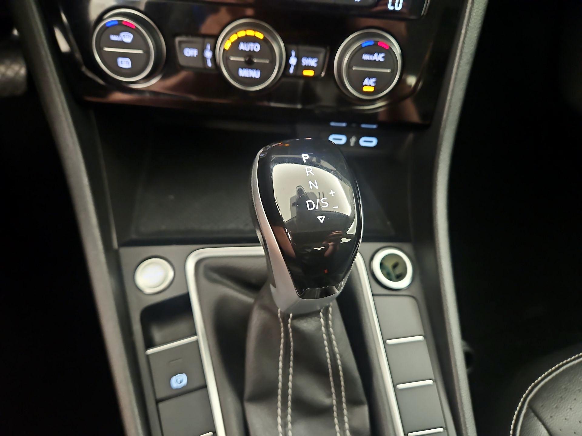 Thumbnail: 2024 Volkswagen Jetta - 17