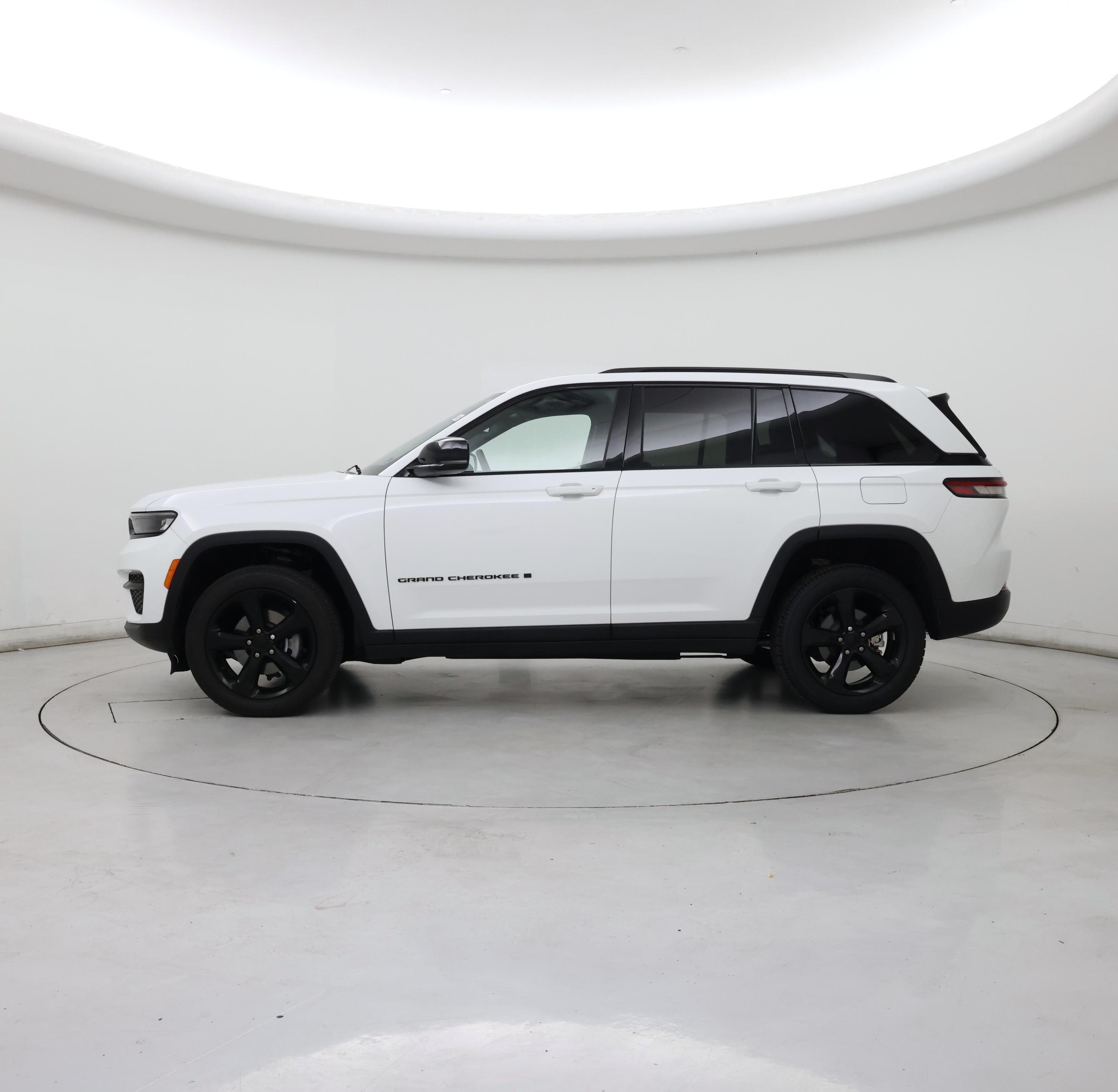 Thumbnail: 2023 Jeep Grand Cherokee - 3