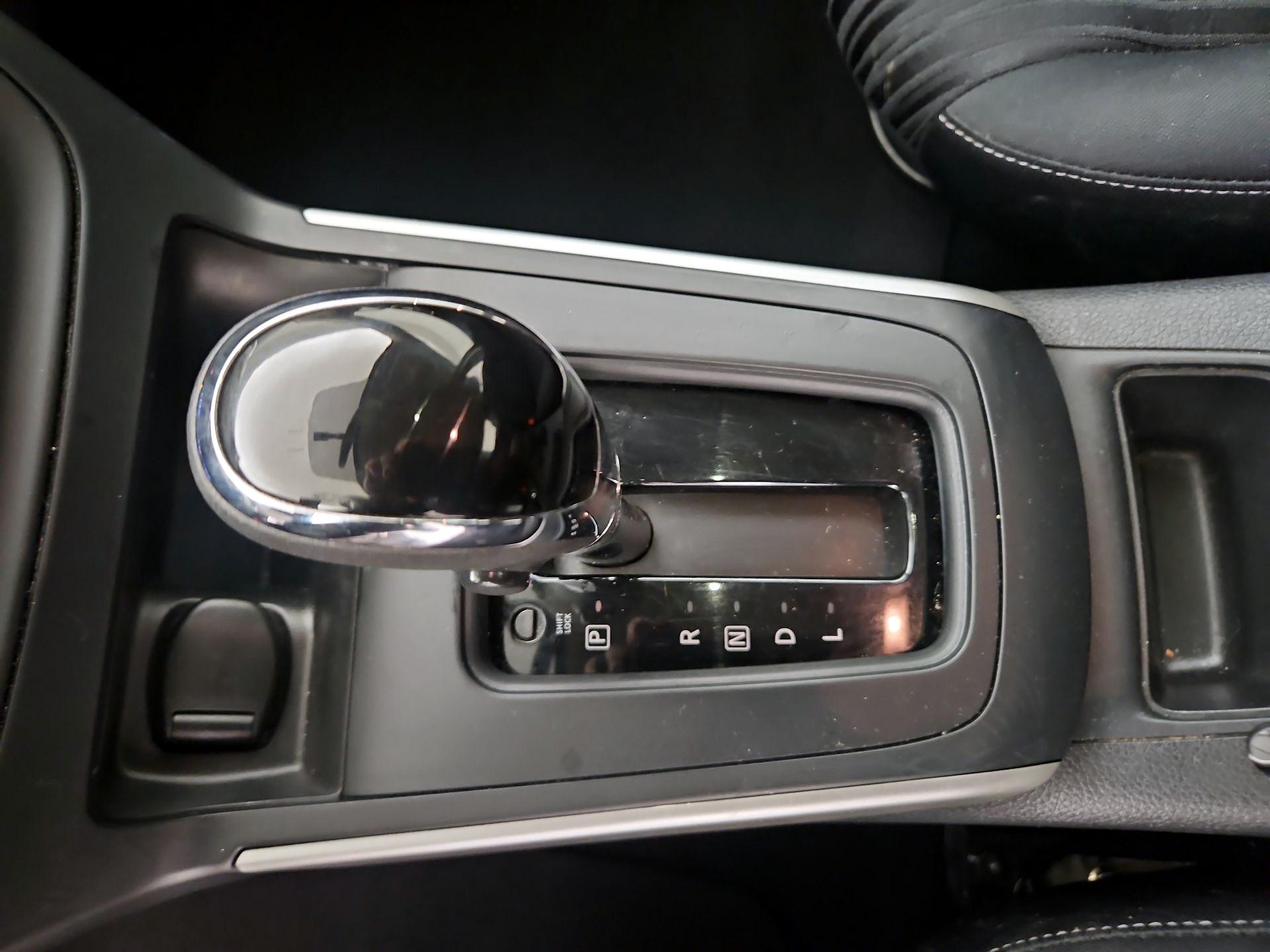 Thumbnail: 2019 Nissan Sentra - 17