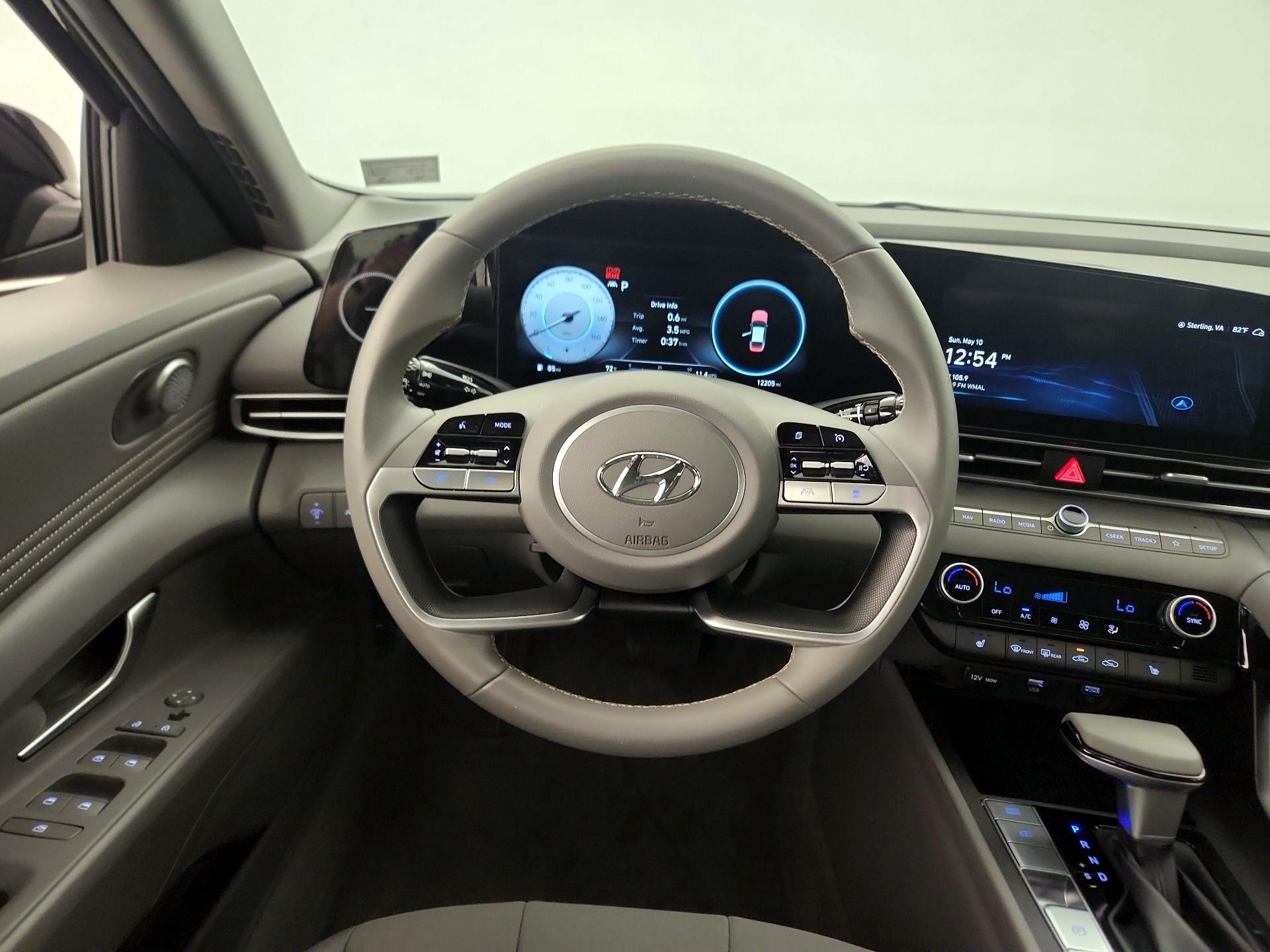 Thumbnail: 2023 Hyundai Elantra - 10