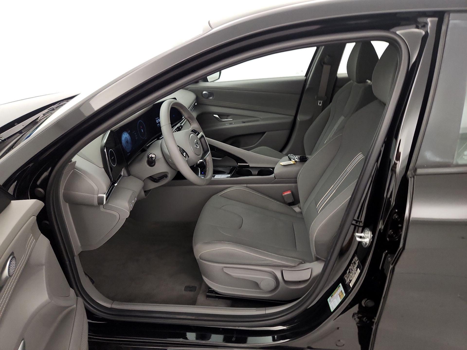 Thumbnail: 2023 Hyundai Elantra - 11