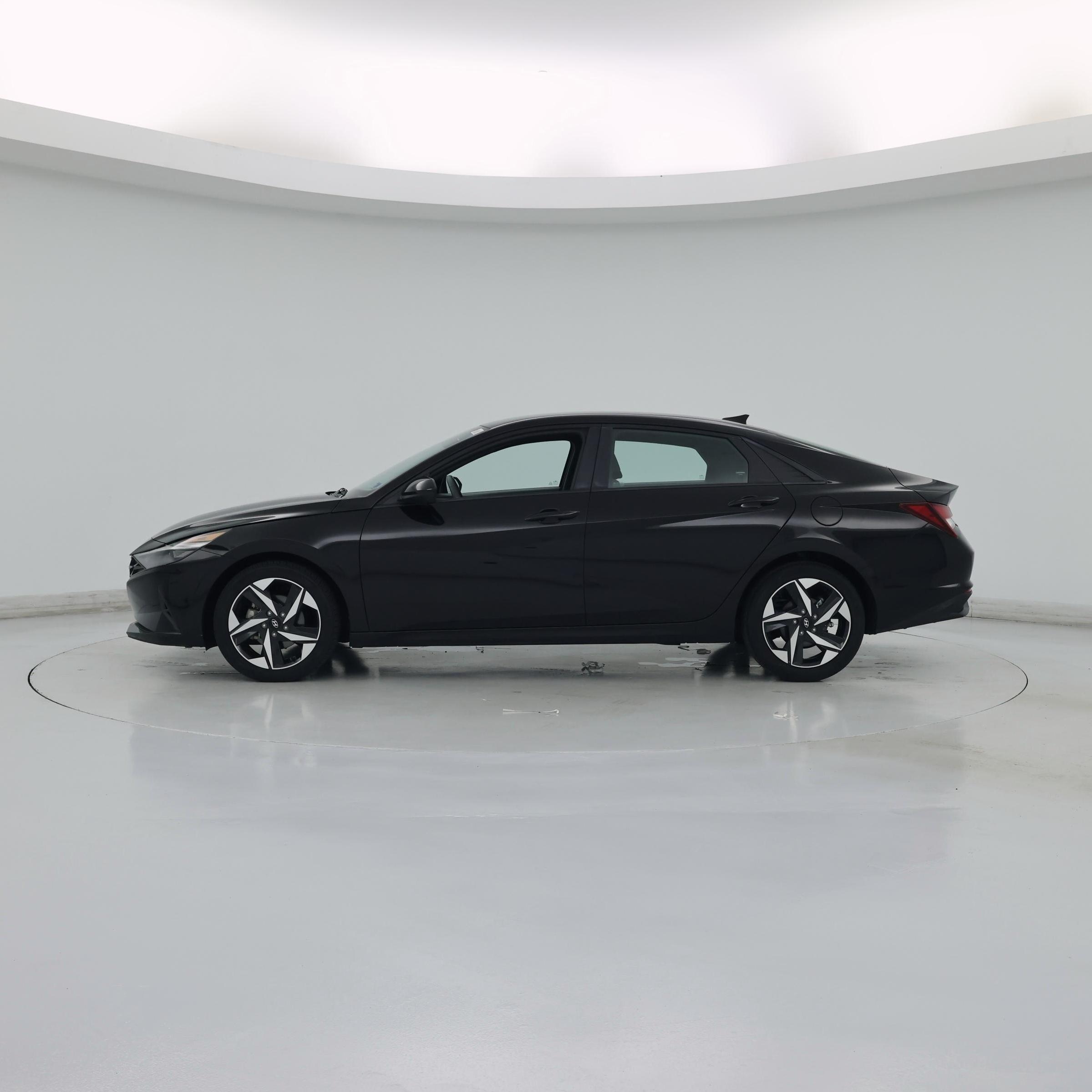 Thumbnail: 2023 Hyundai Elantra - 3