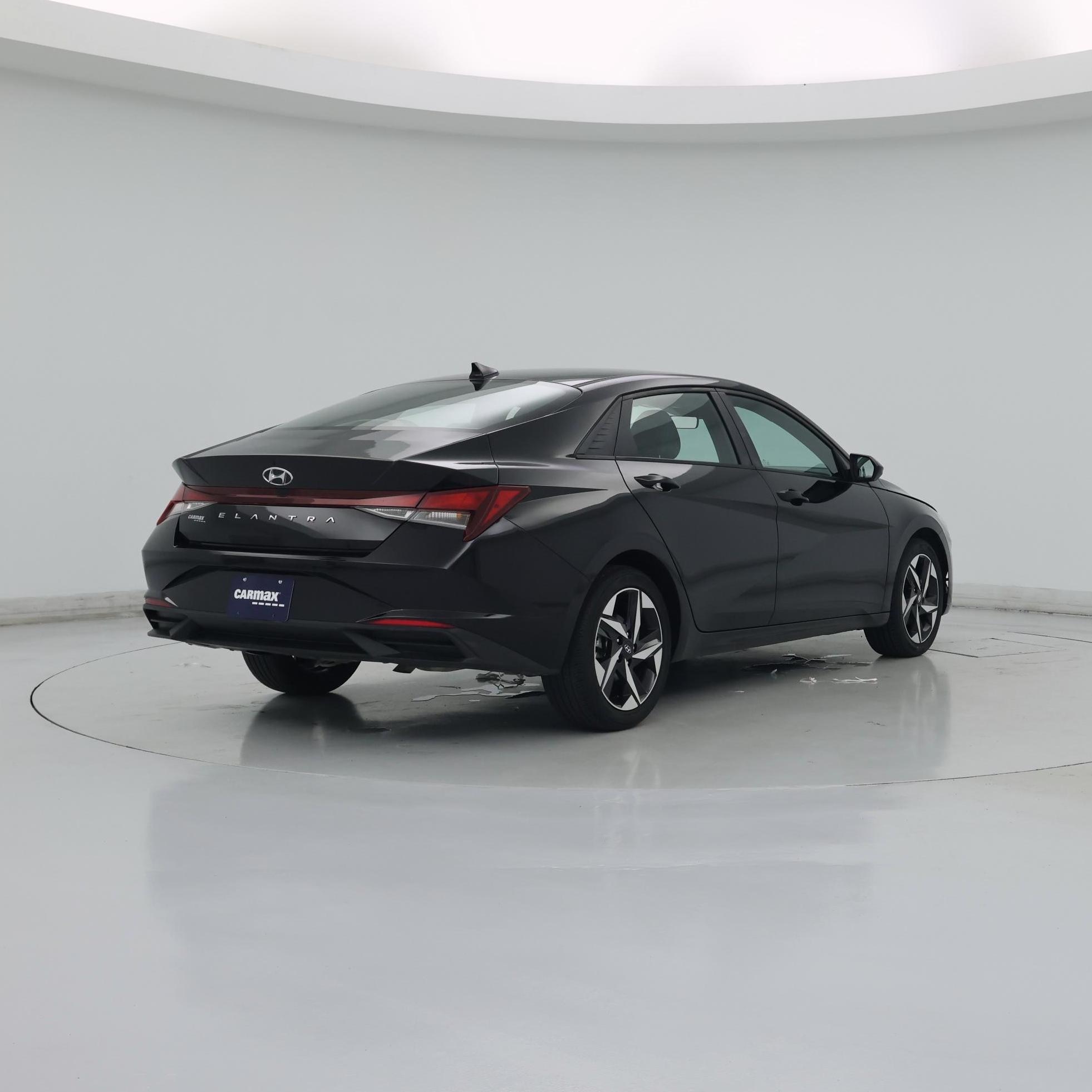 Thumbnail: 2023 Hyundai Elantra - 8