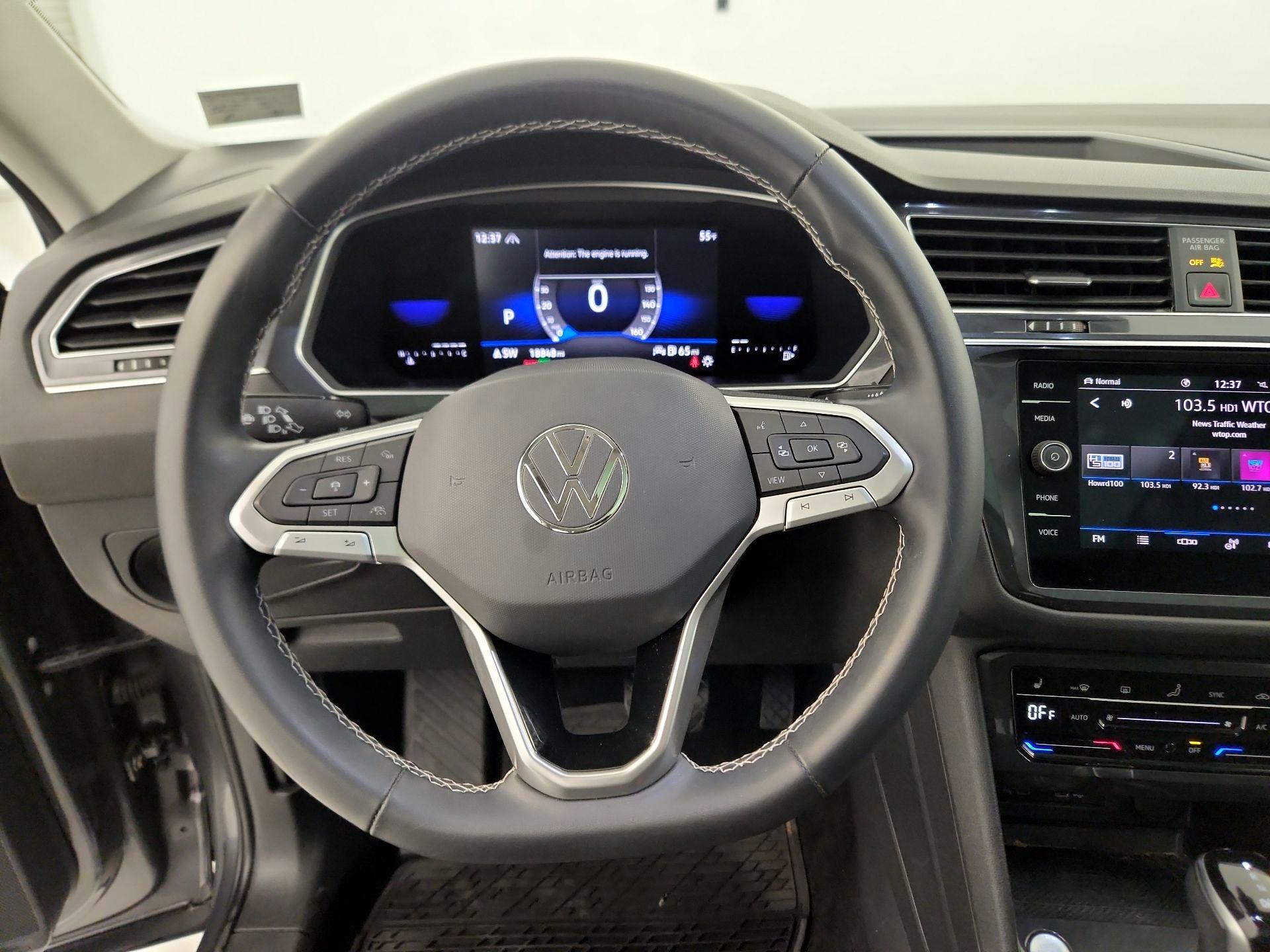 Thumbnail: 2022 Volkswagen Tiguan - 10