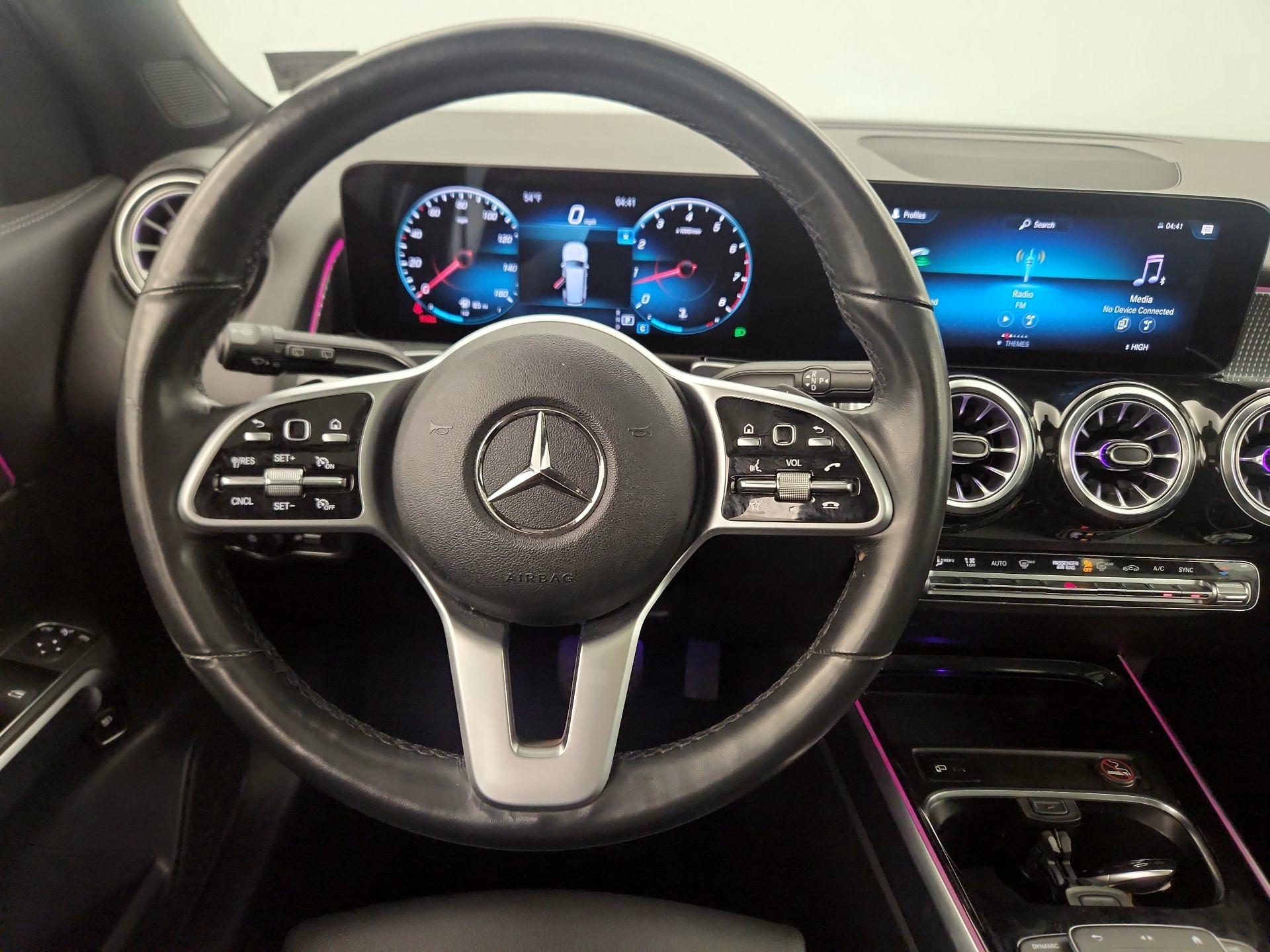 Thumbnail: 2022 Mercedes-Benz GLB - 10