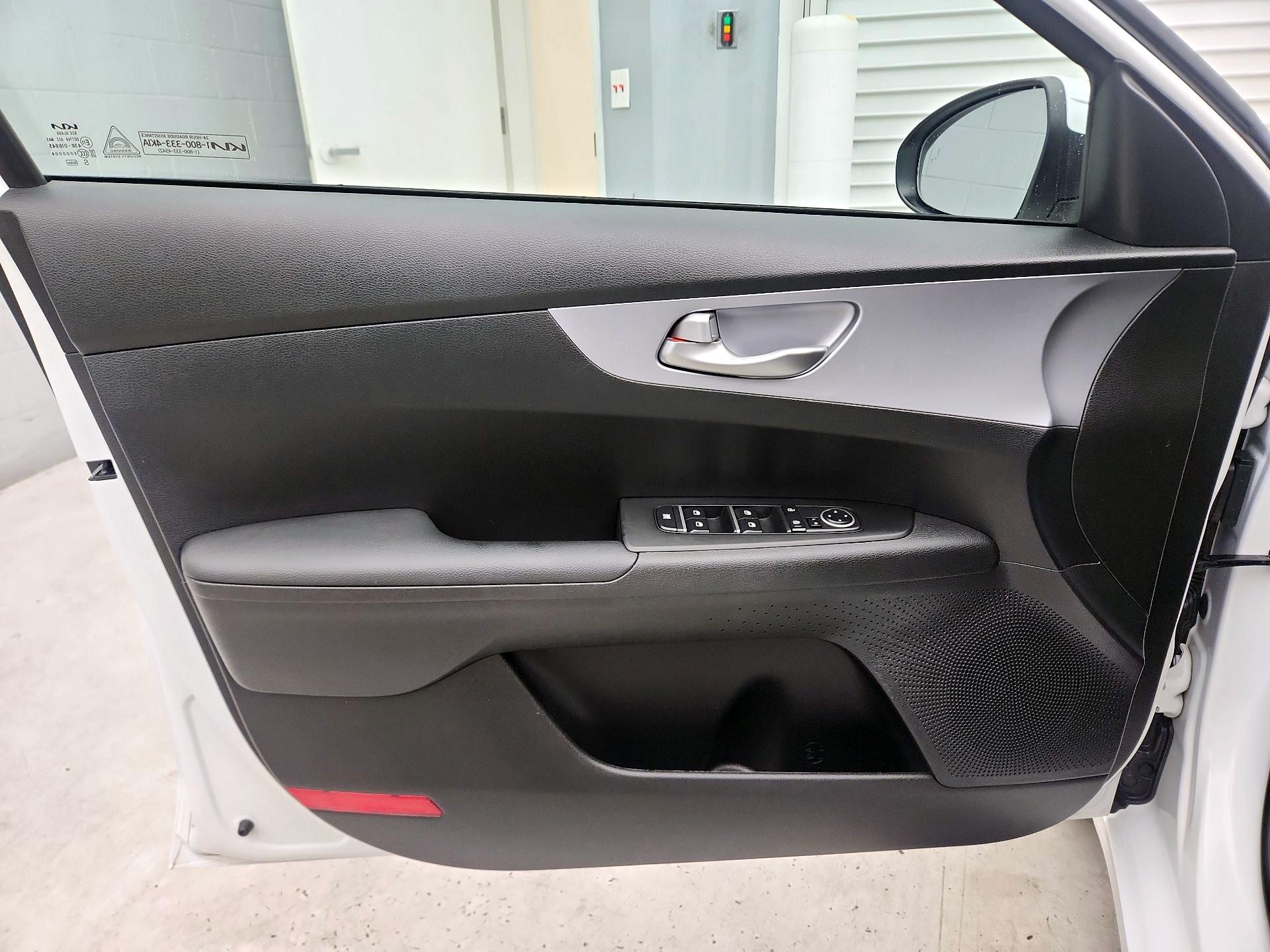 Thumbnail: 2023 Kia Forte - 12