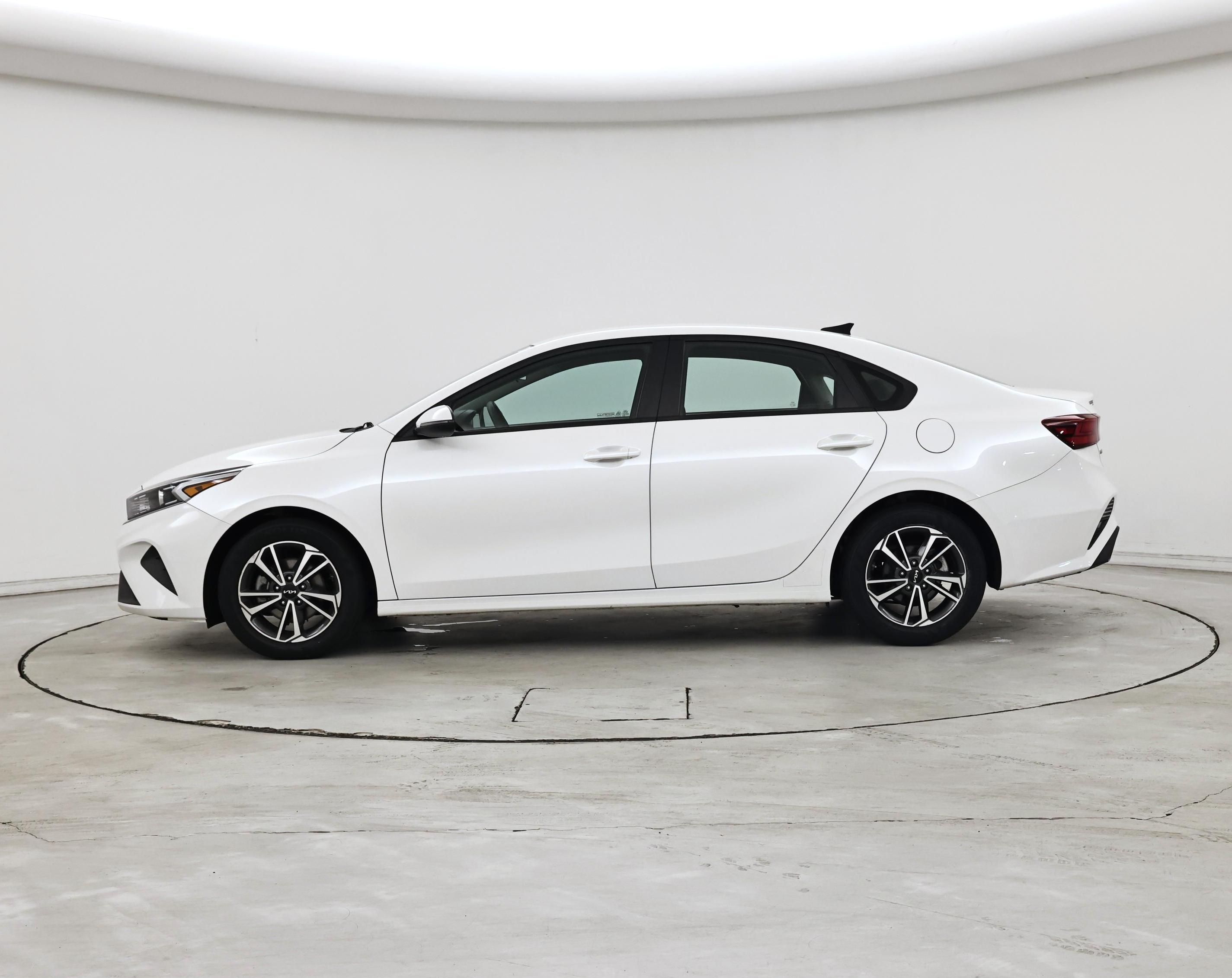 Thumbnail: 2023 Kia Forte - 3