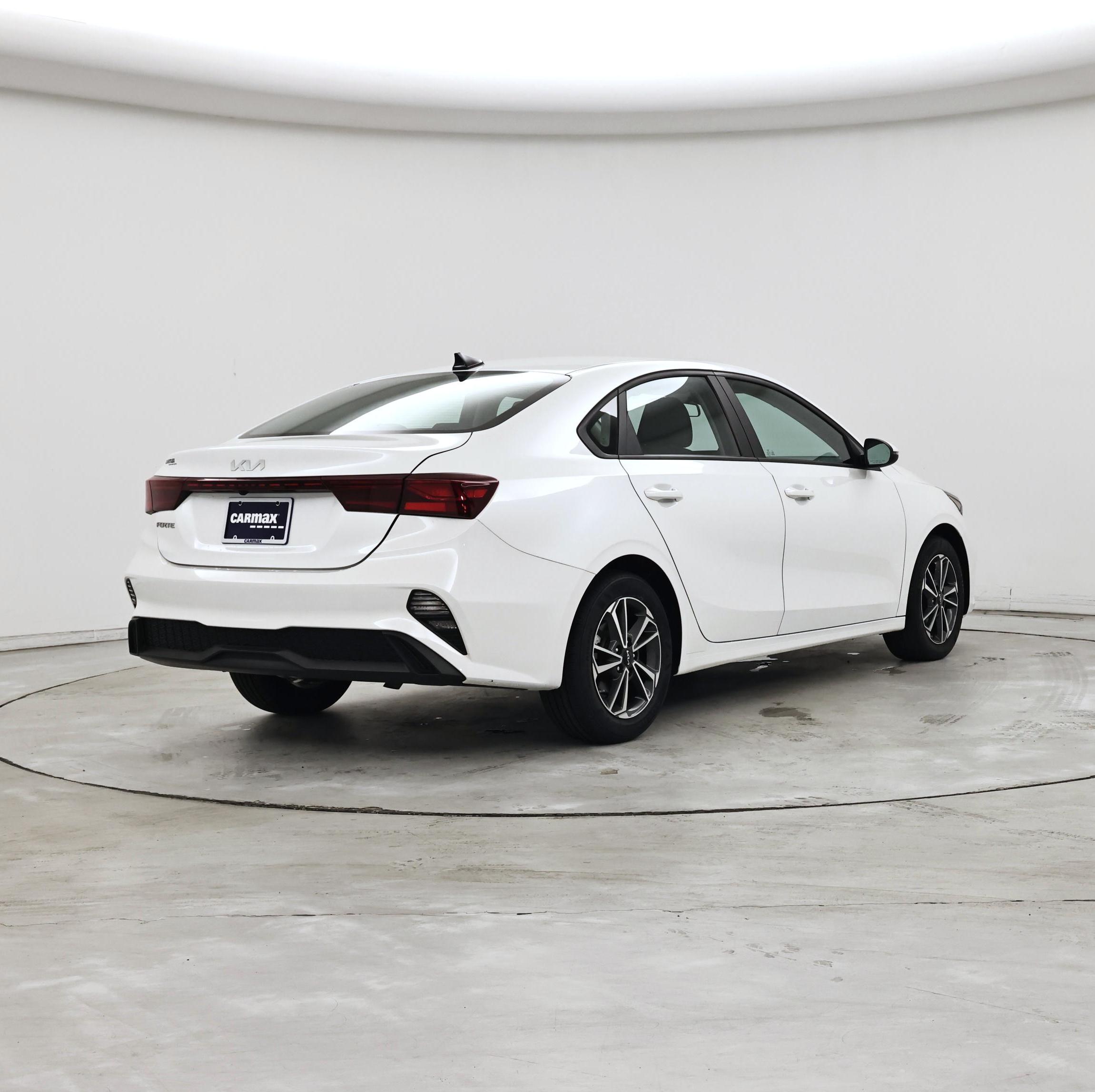 Thumbnail: 2023 Kia Forte - 8