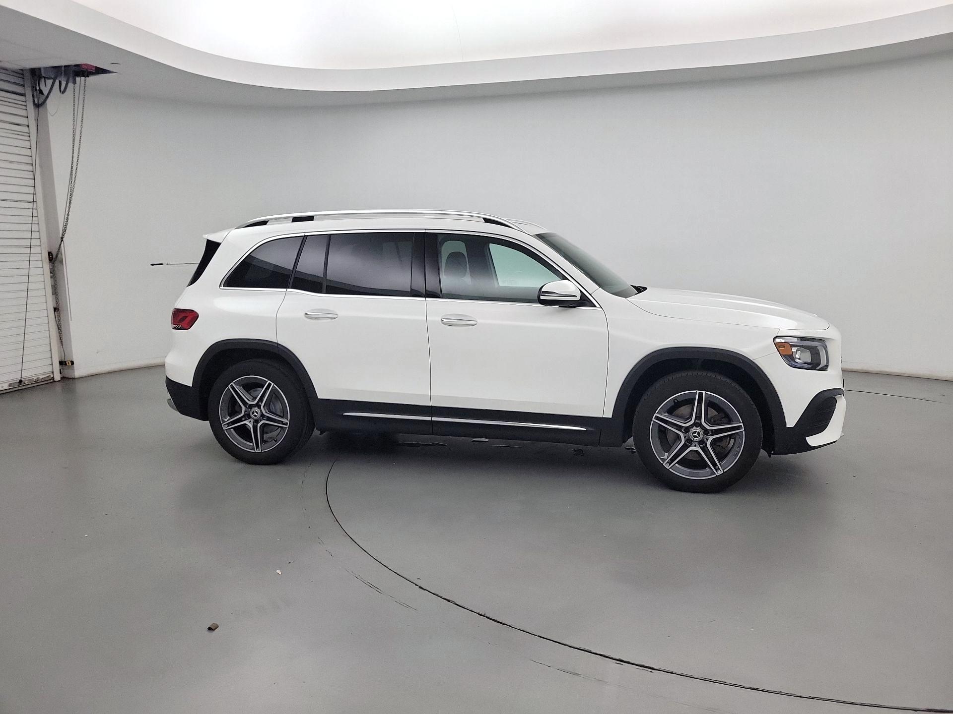 Thumbnail: 2022 Mercedes-Benz GLB - 4