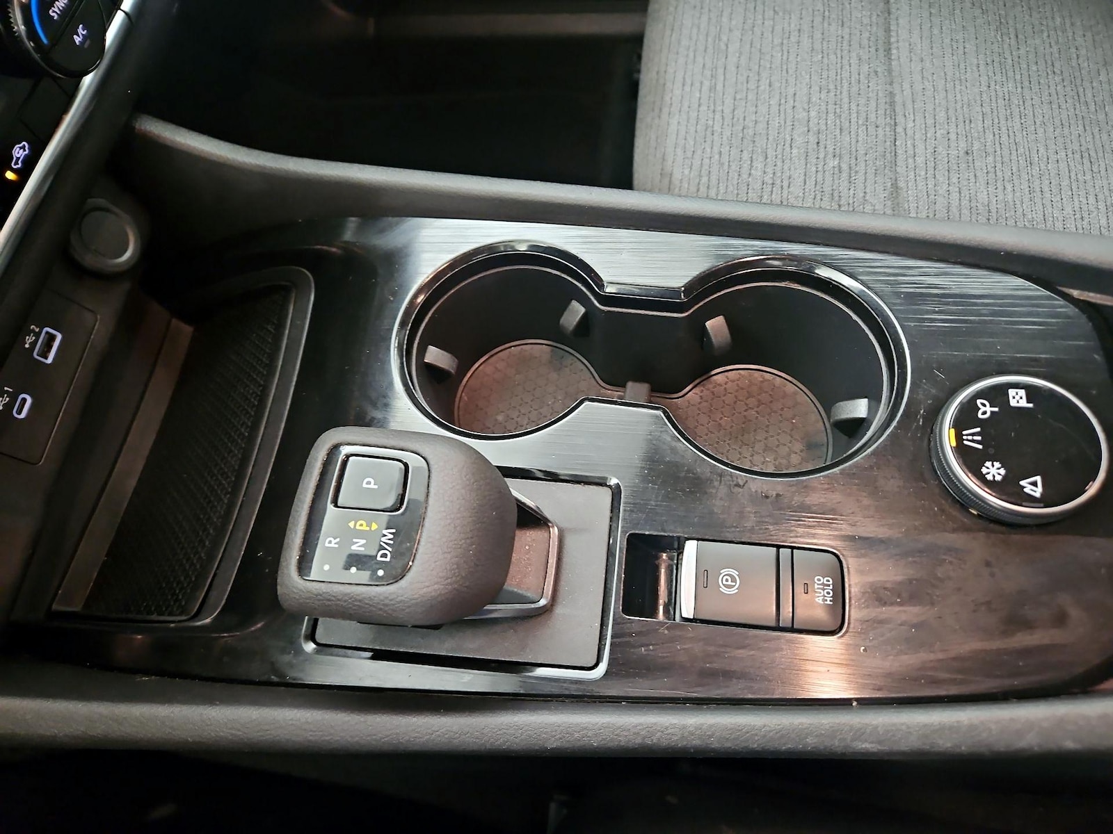 2022 Nissan Rogue SV - Photo 18
