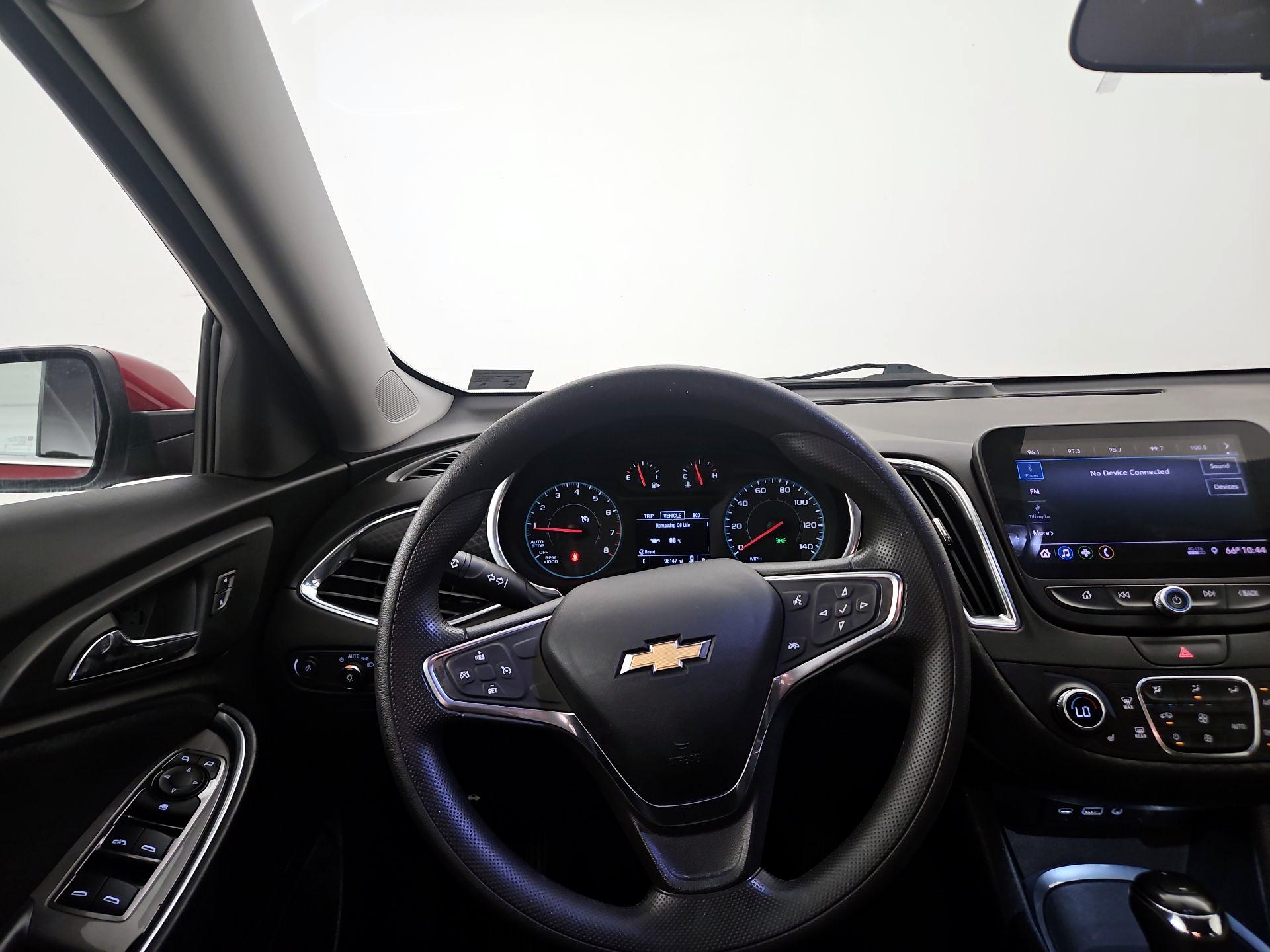 Thumbnail: 2019 Chevrolet Malibu - 10