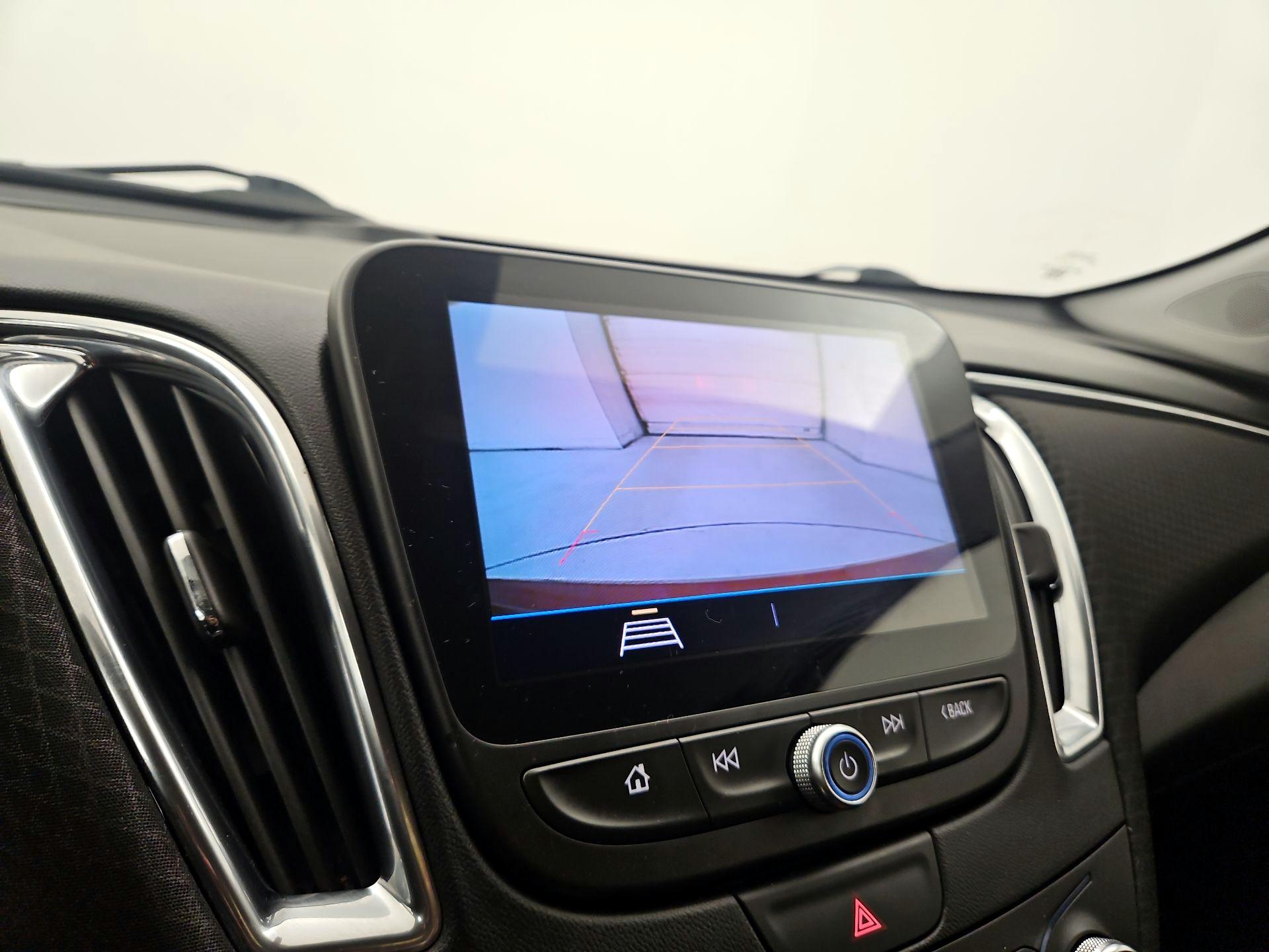 Thumbnail: 2019 Chevrolet Malibu - 14