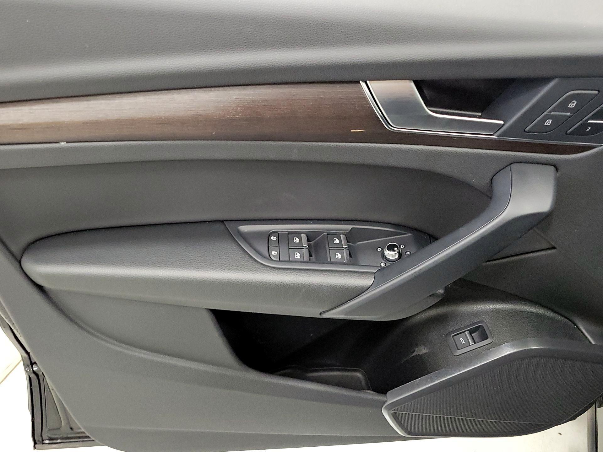 Thumbnail: 2023 Audi Q5 - 12