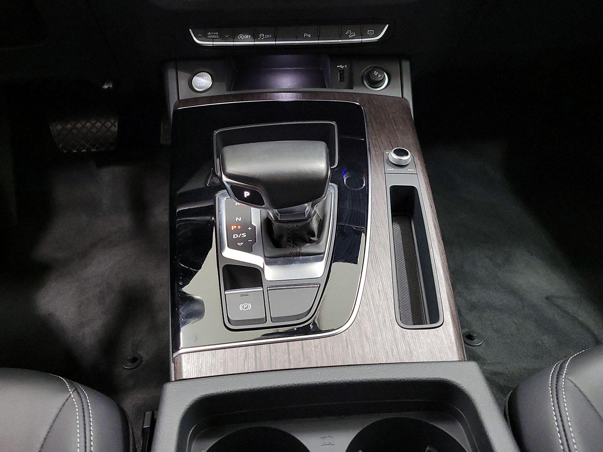 Thumbnail: 2023 Audi Q5 - 17