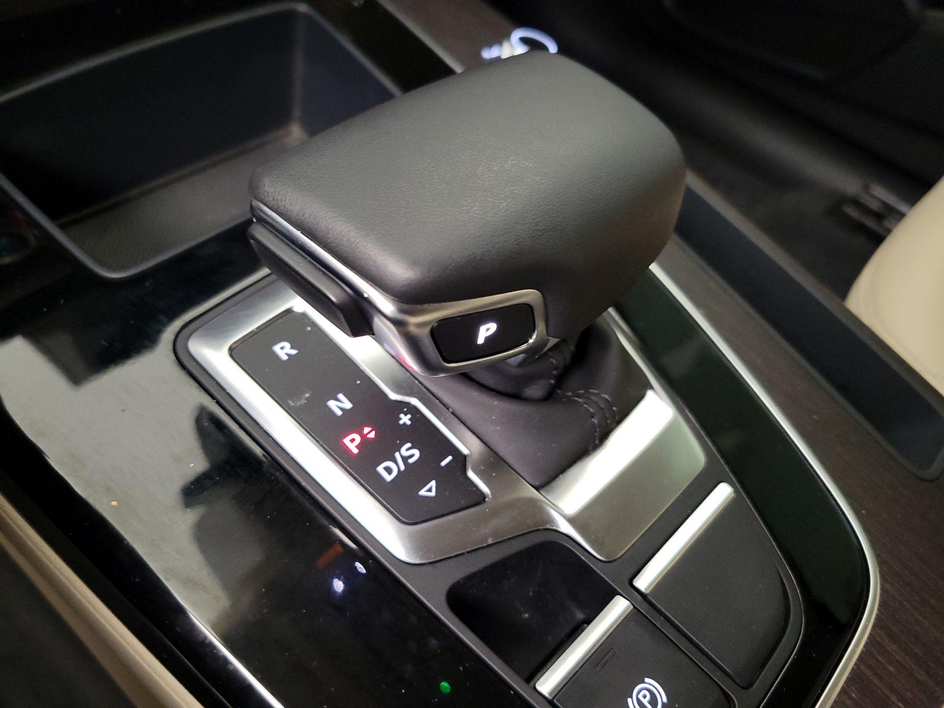 Thumbnail: 2023 Audi Q5 - 17
