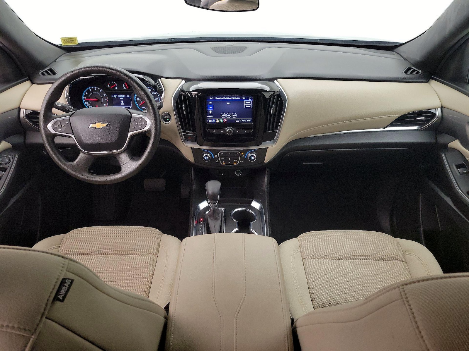 2023 Chevrolet Traverse LS - Photo 10