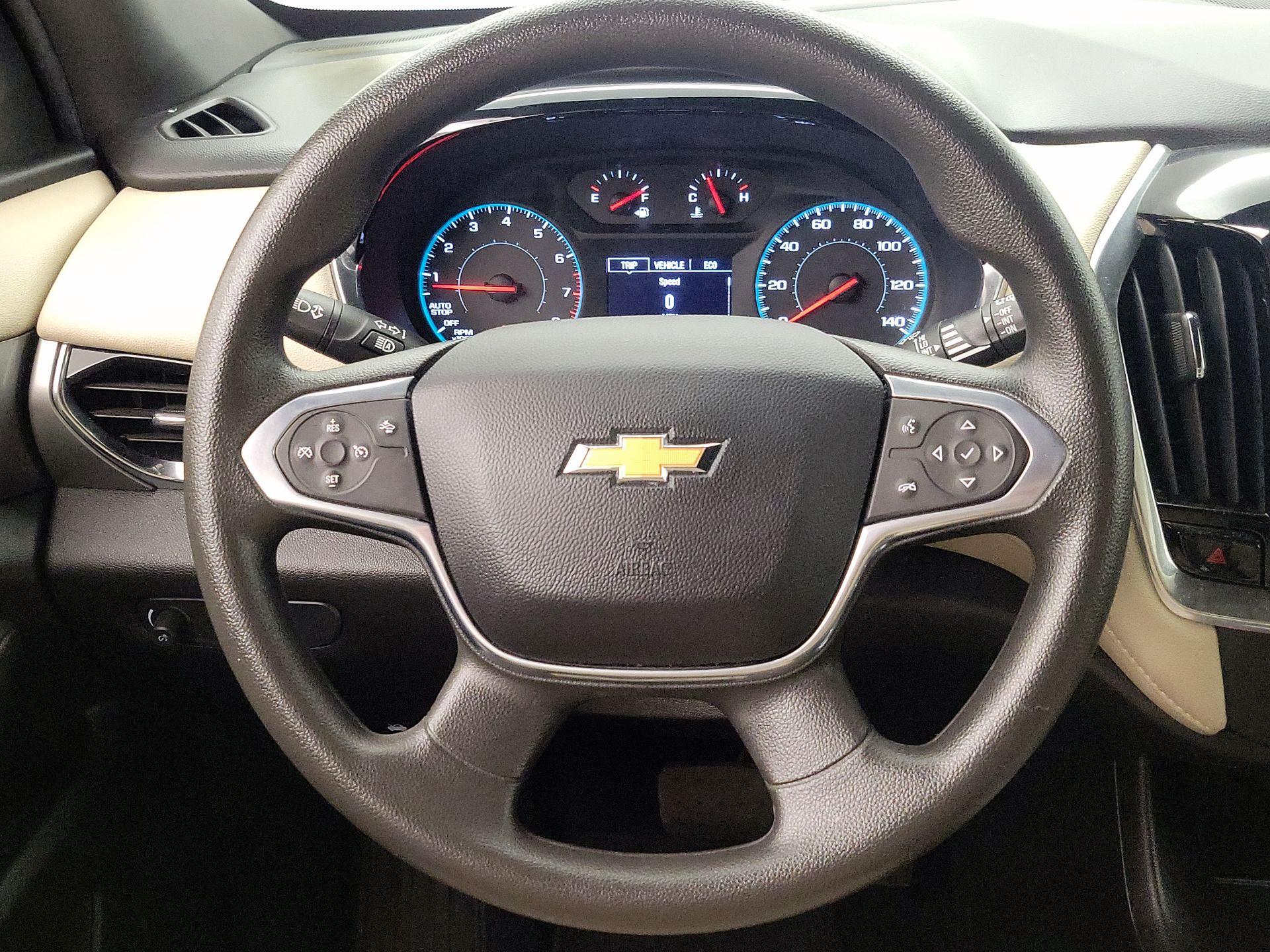 Thumbnail: 2023 Chevrolet Traverse - 10