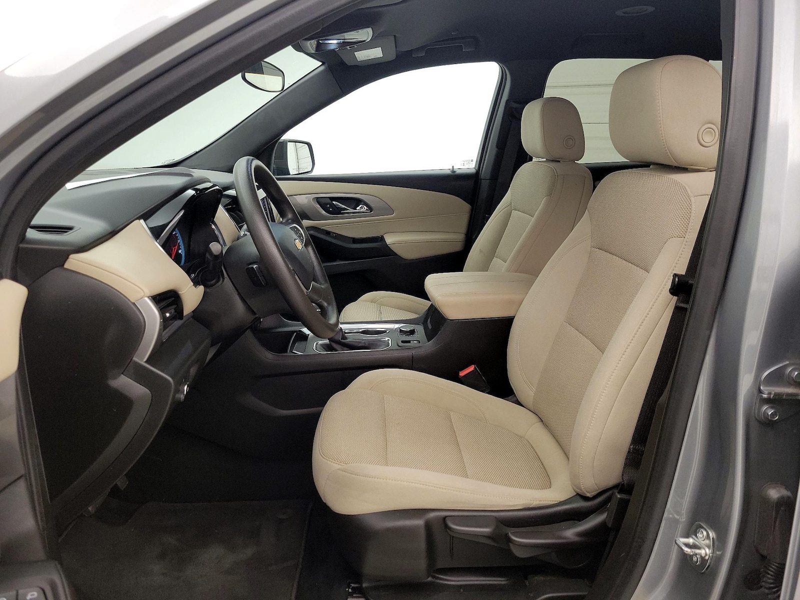 2023 Chevrolet Traverse LS - Photo 12