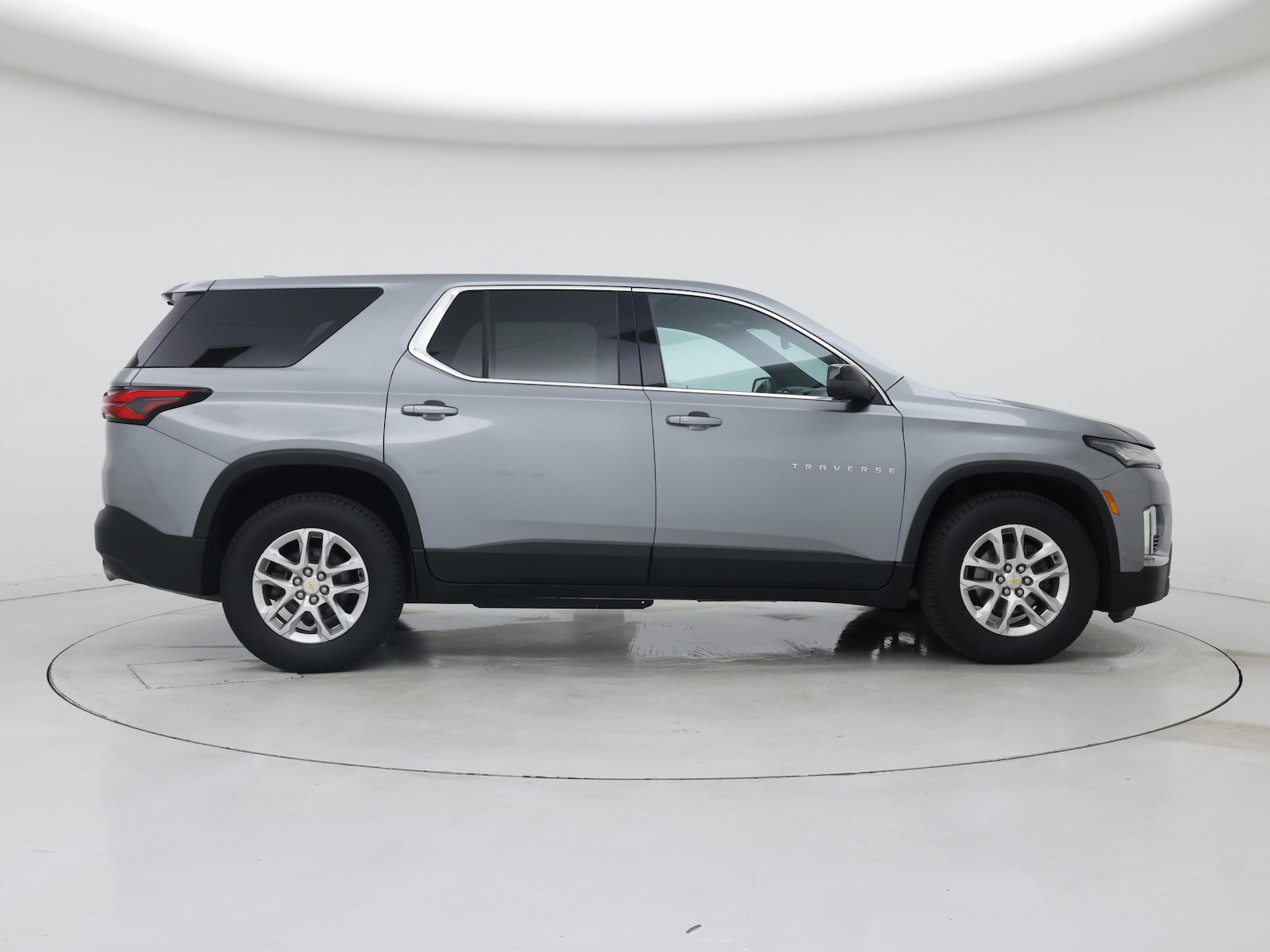 2023 Chevrolet Traverse LS - Photo 8