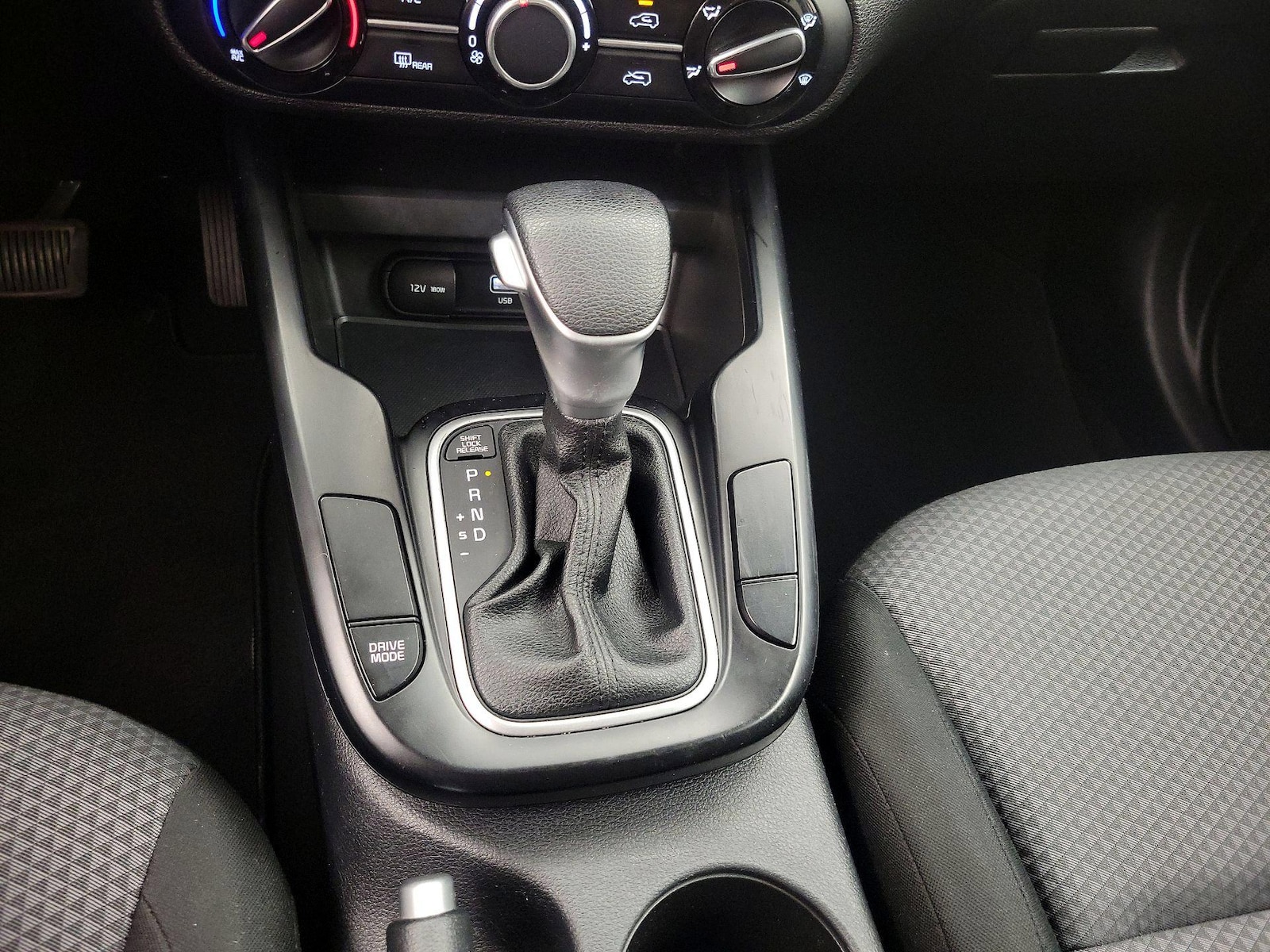 2023 Kia Soul LX - Photo 18