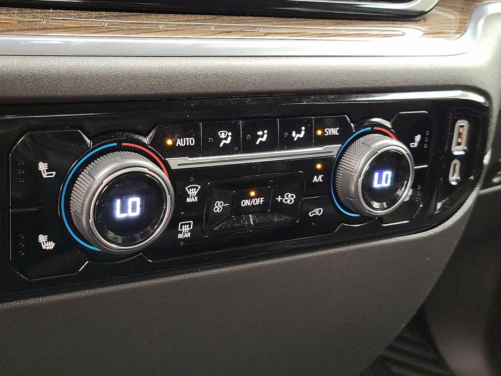 2023 Chevrolet Silverado 1500 LT - Photo 17