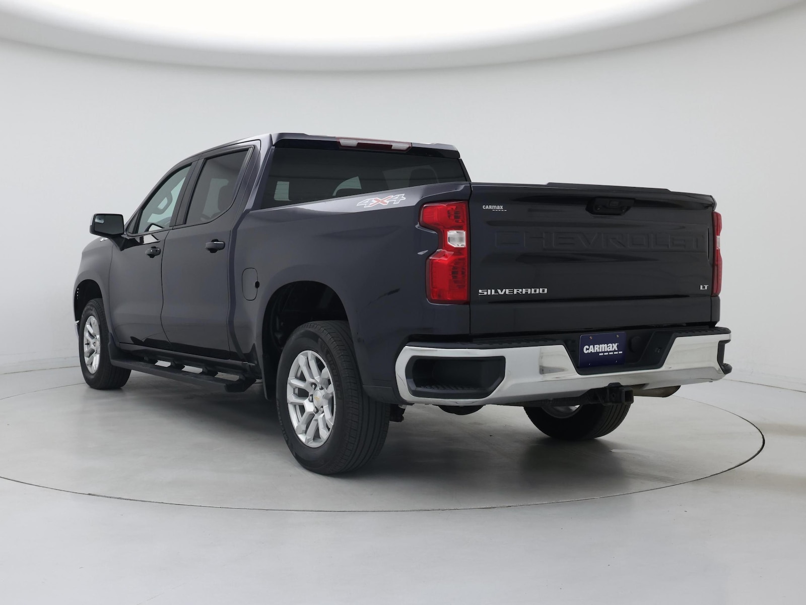 2023 Chevrolet Silverado 1500 LT - Photo 3