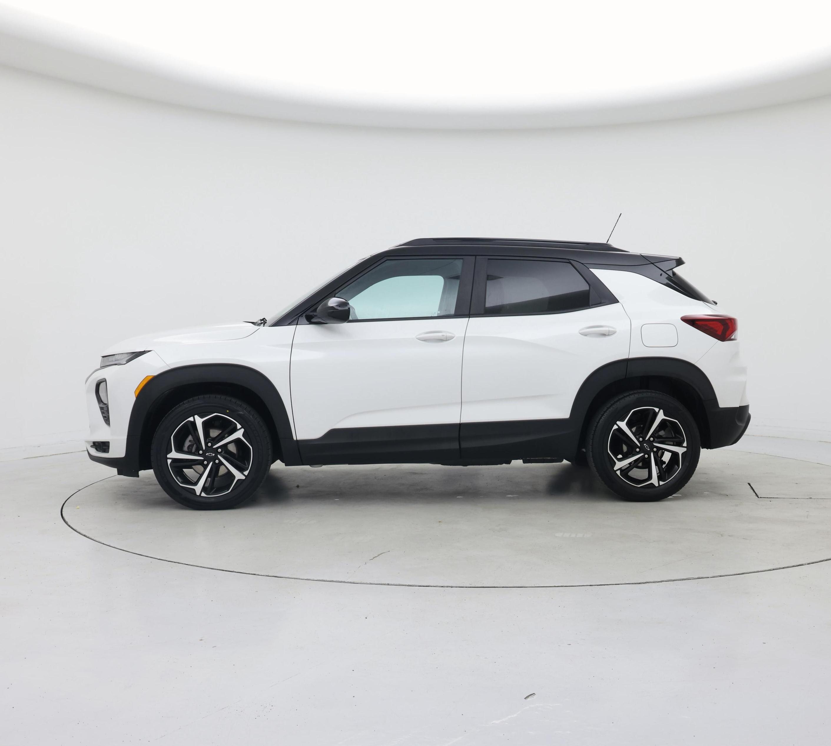Thumbnail: 2023 Chevrolet TrailBlazer - 3