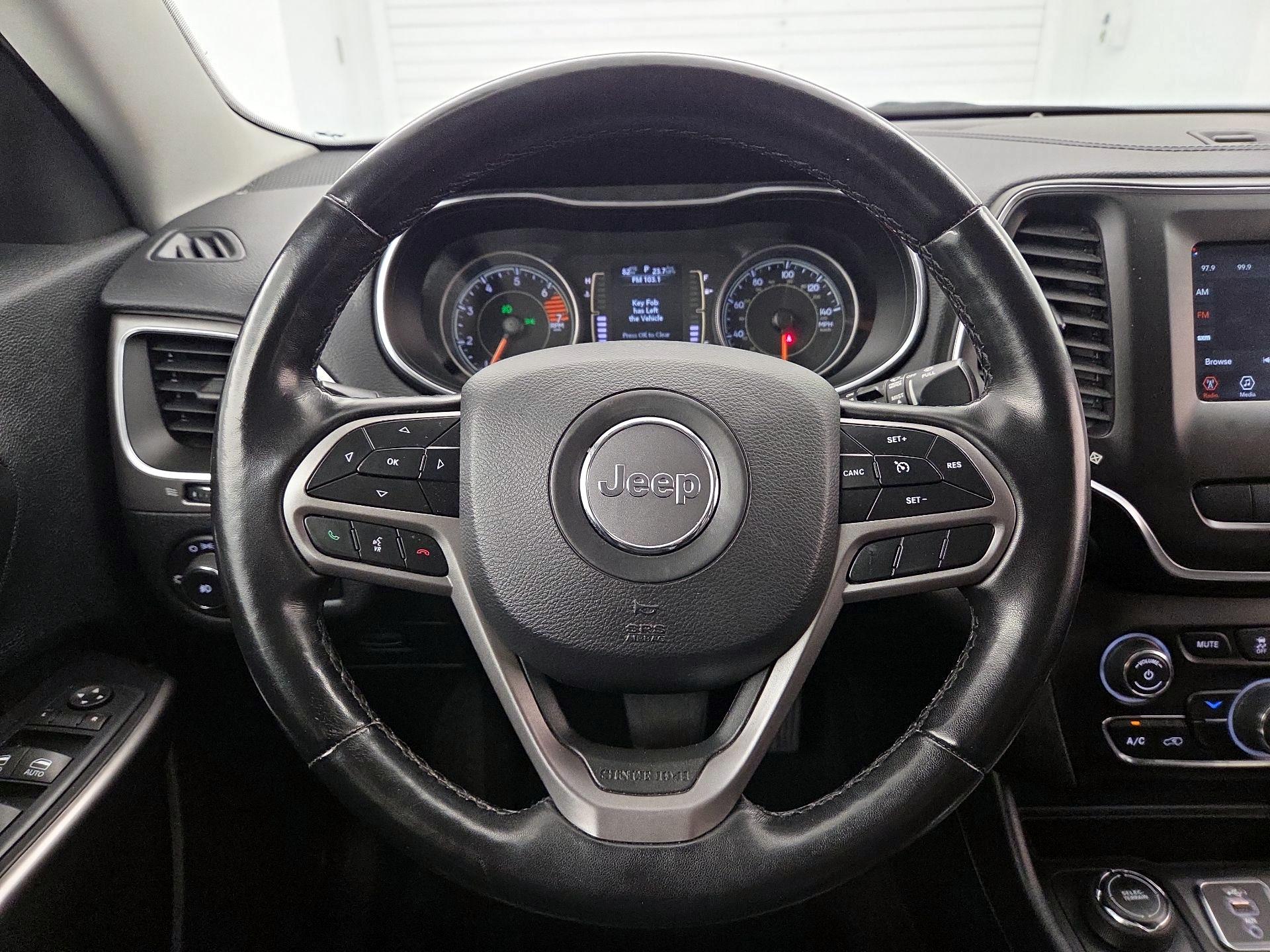 Thumbnail: 2020 Jeep Cherokee - 10