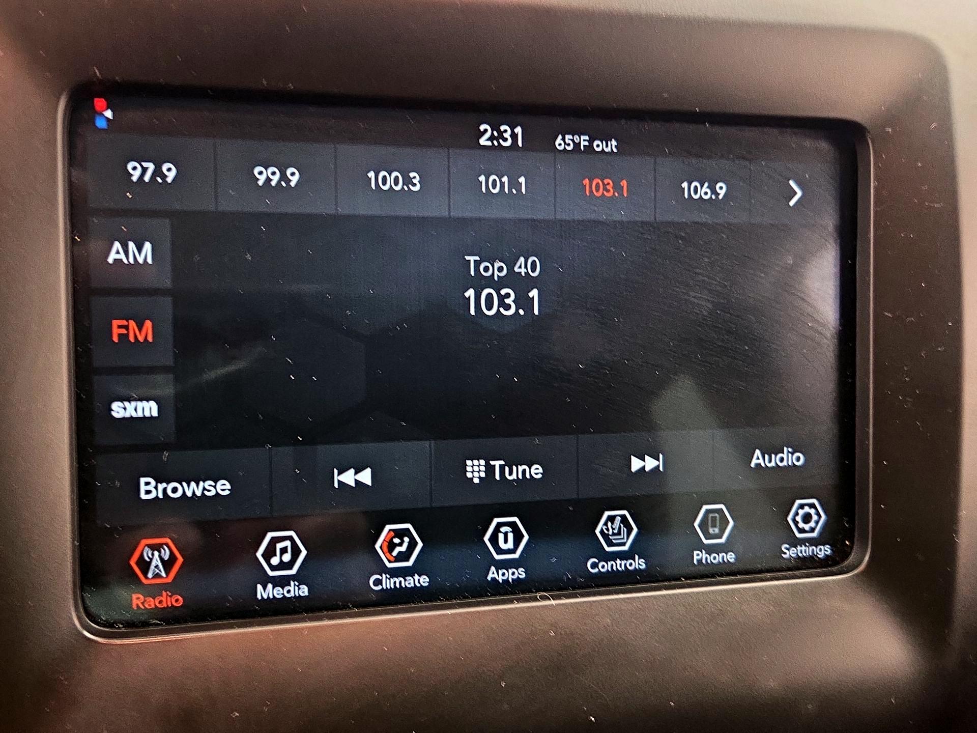 Thumbnail: 2020 Jeep Cherokee - 15
