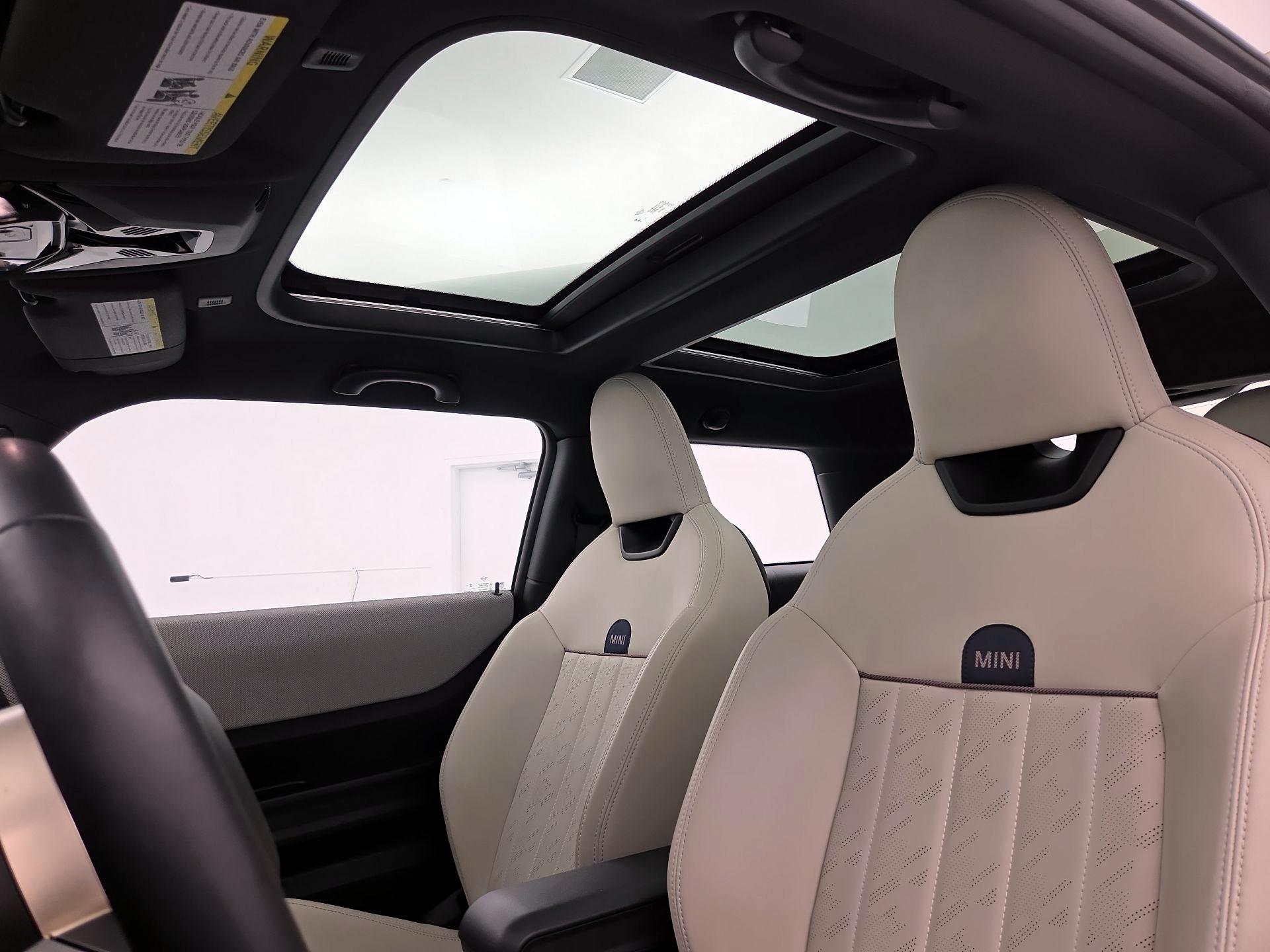 Thumbnail: 2025 MINI Cooper Hardtop - 18