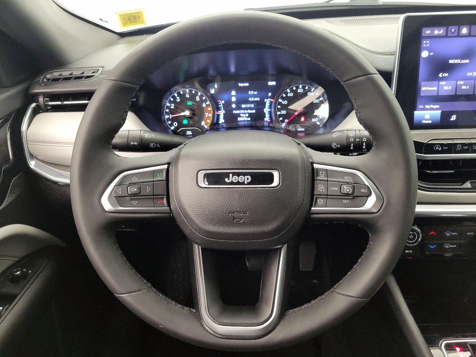 2023 Jeep Compass Limited - Photo 11