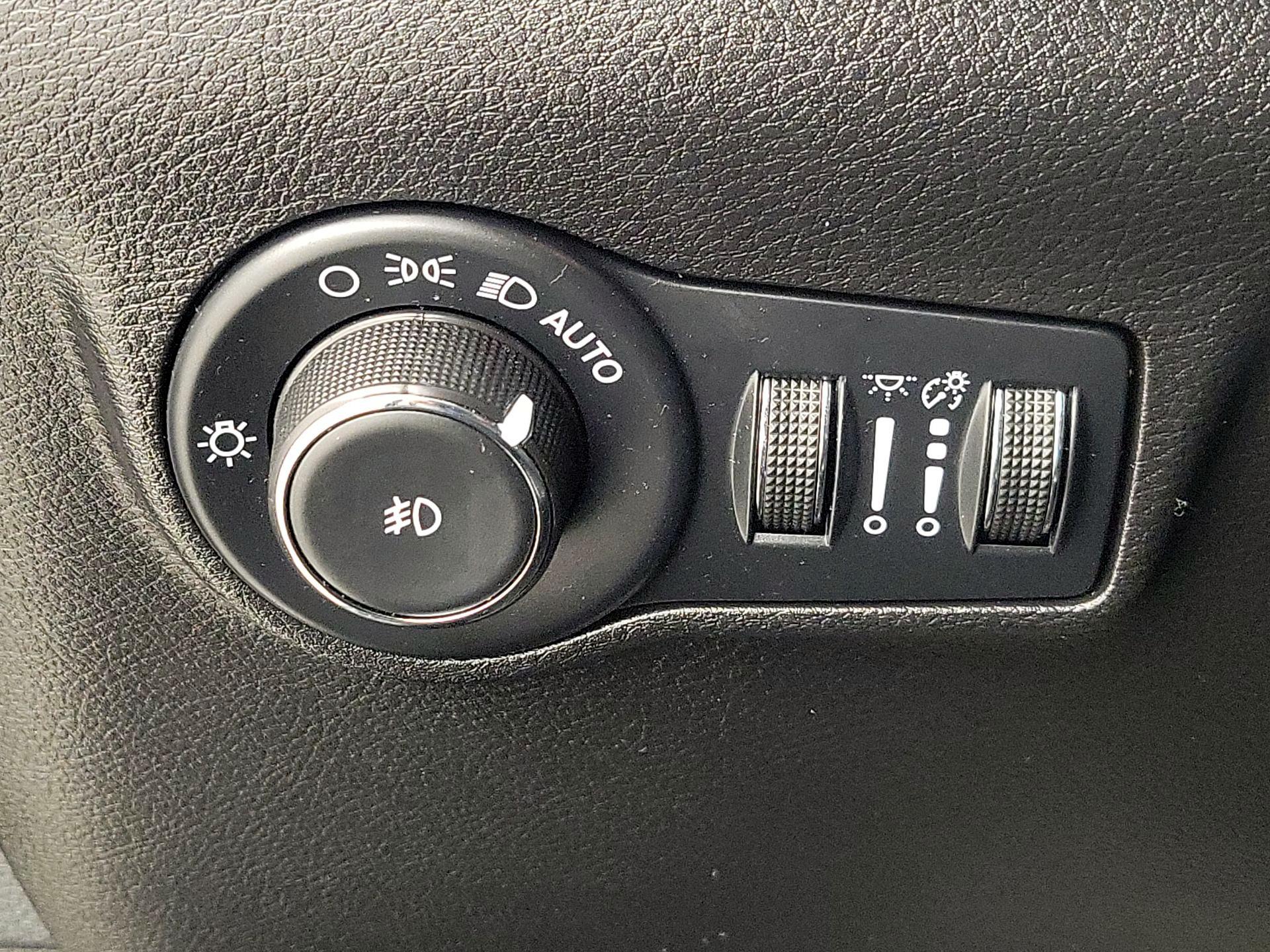 Thumbnail: 2023 Jeep Compass - 13