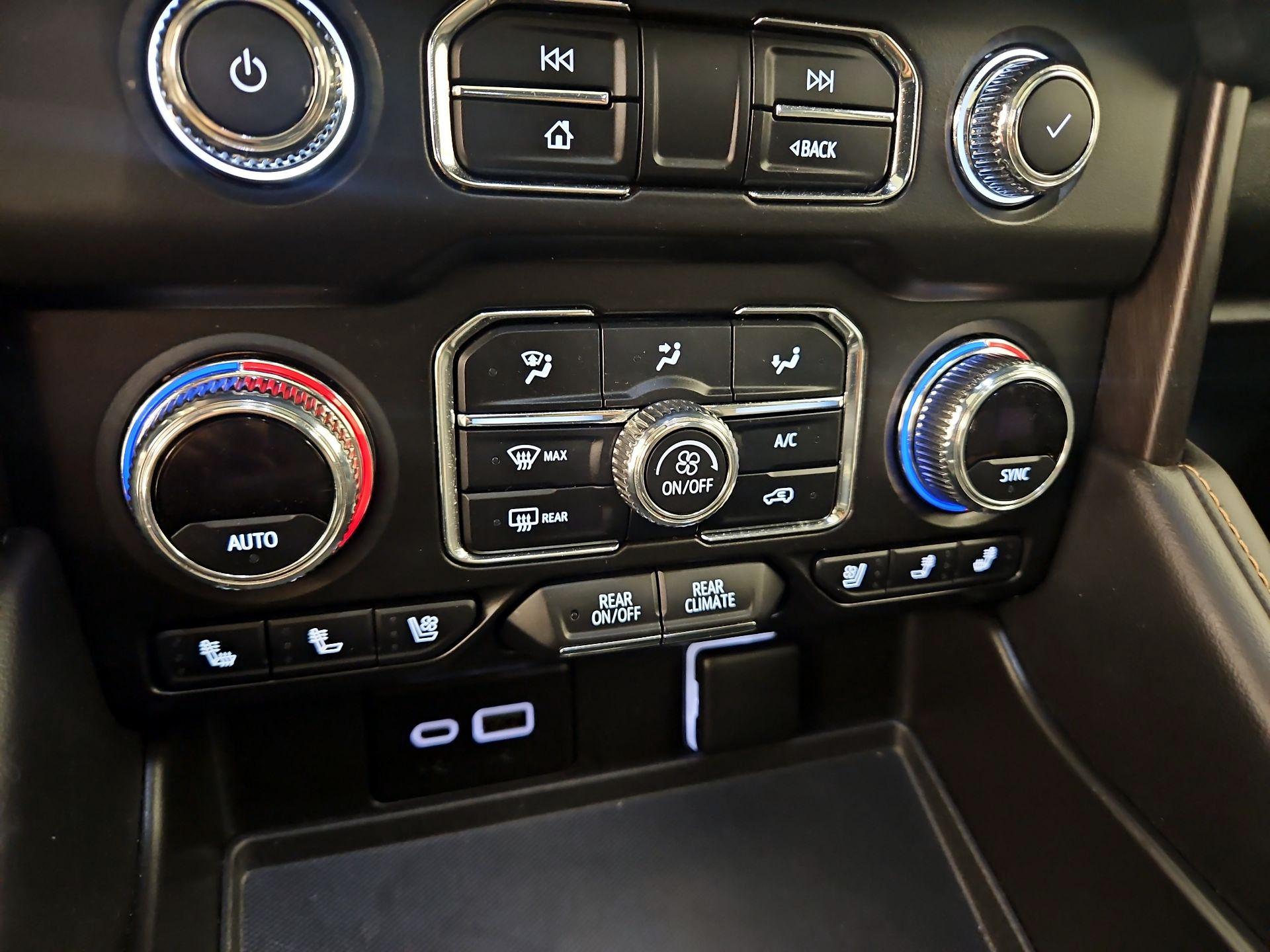 Thumbnail: 2024 GMC Yukon XL - 16