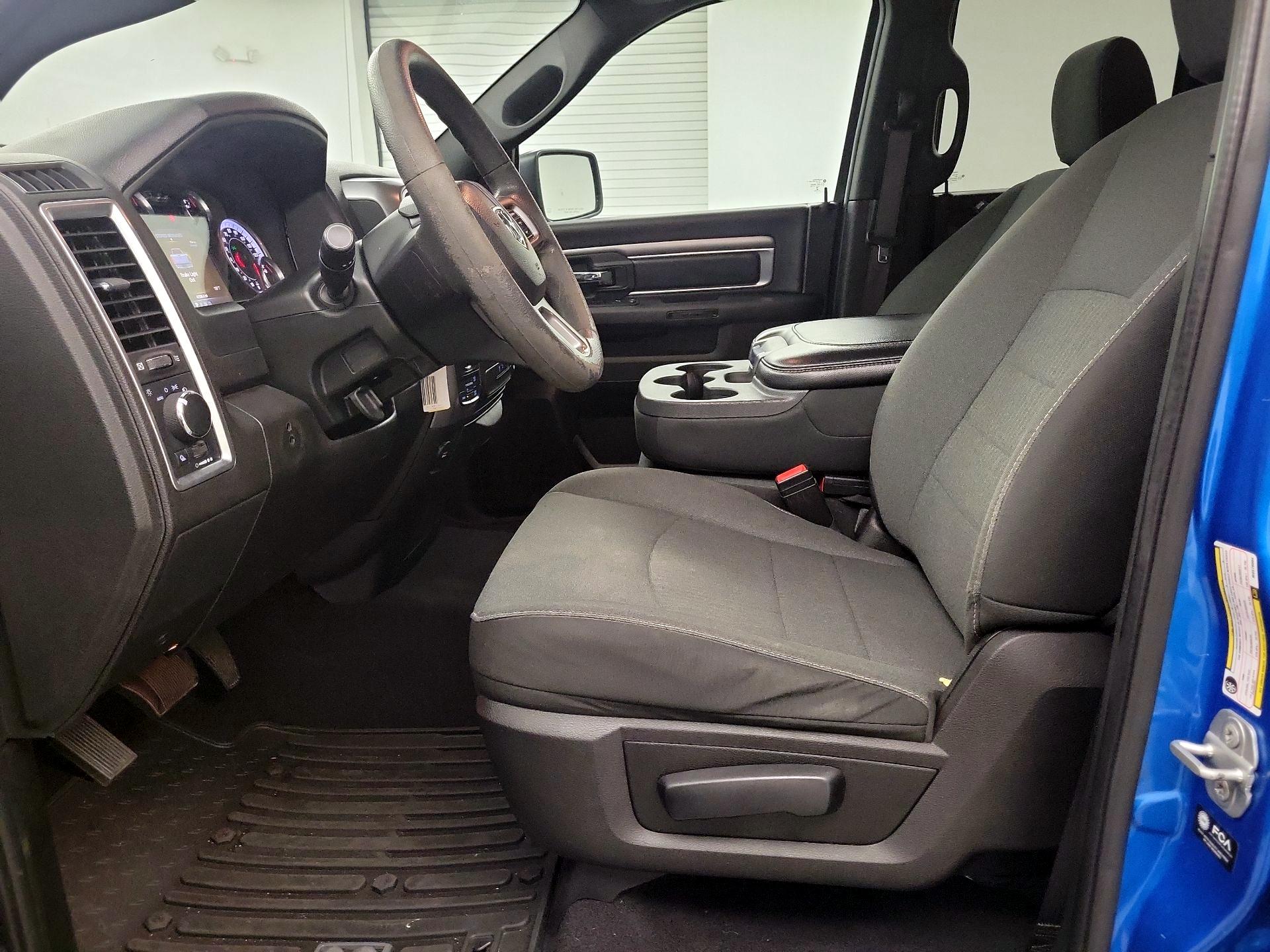 Thumbnail: 2021 RAM 1500 Classic - 9