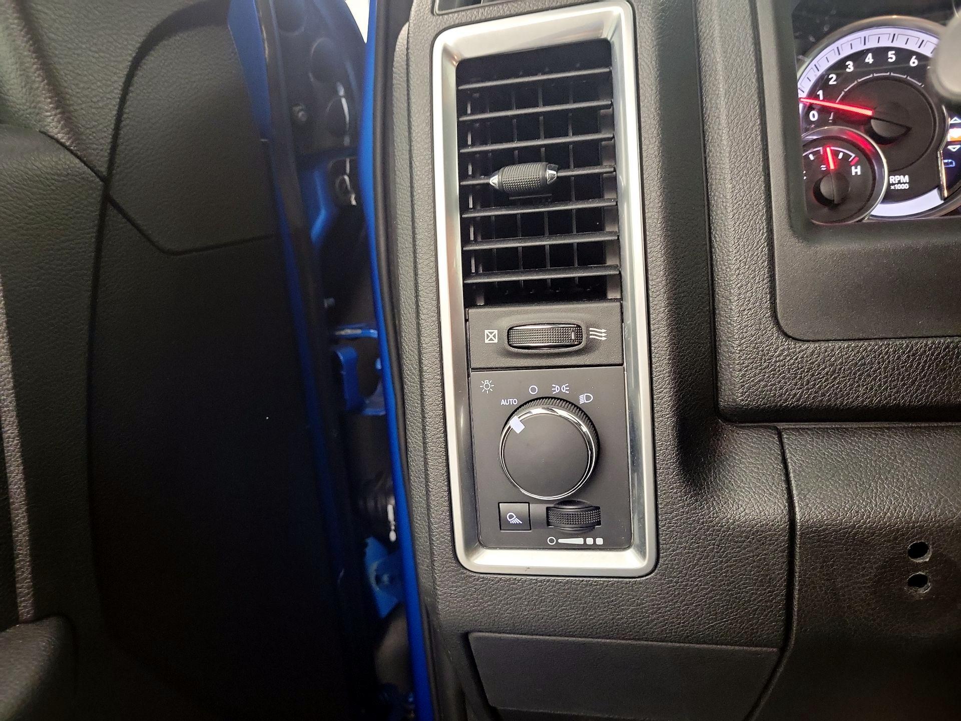 Thumbnail: 2021 RAM 1500 Classic - 11