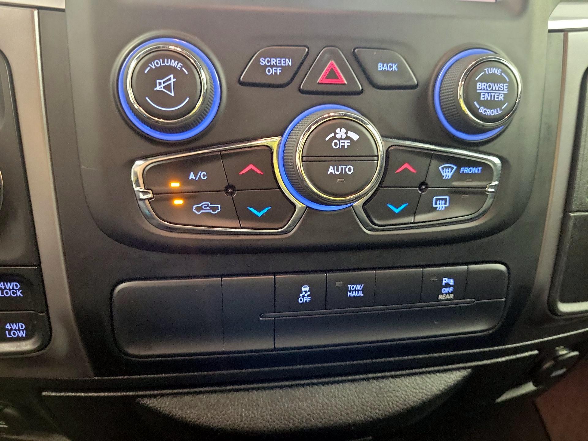 Thumbnail: 2021 RAM 1500 Classic - 14