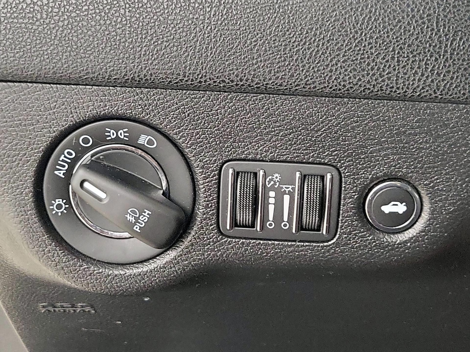 2022 Chrysler 300 S - Photo 14