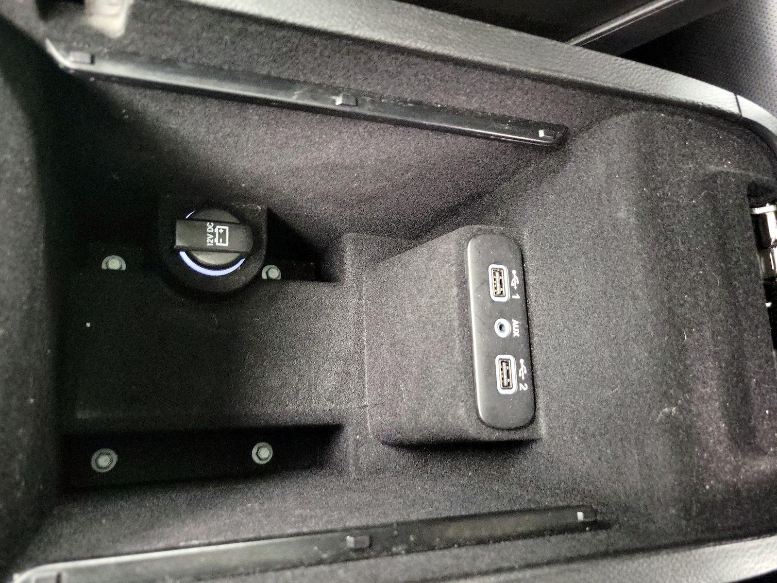 2022 Chrysler 300 S - Photo 20