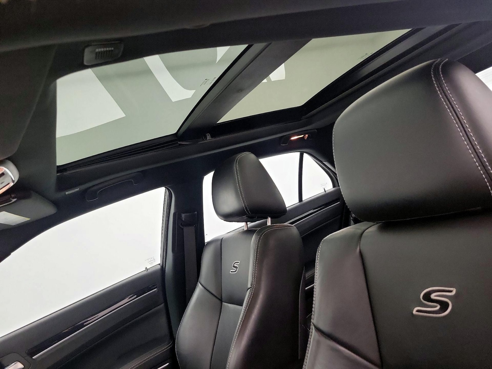 2022 Chrysler 300 S - Photo 21