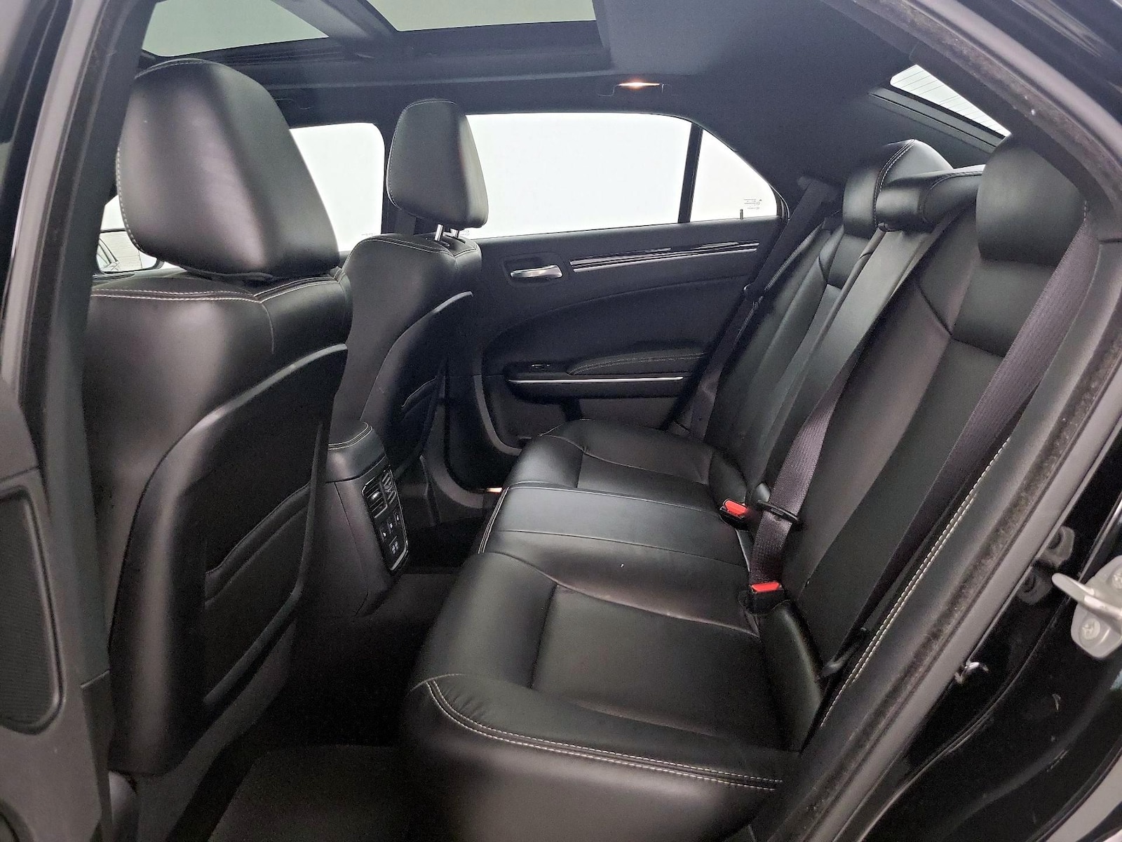 2022 Chrysler 300 S - Photo 22
