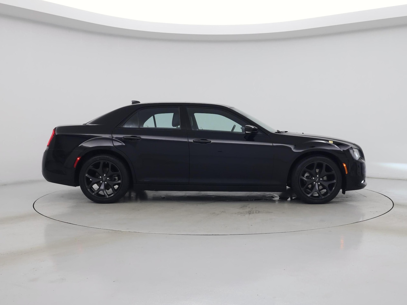 2022 Chrysler 300 S - Photo 8