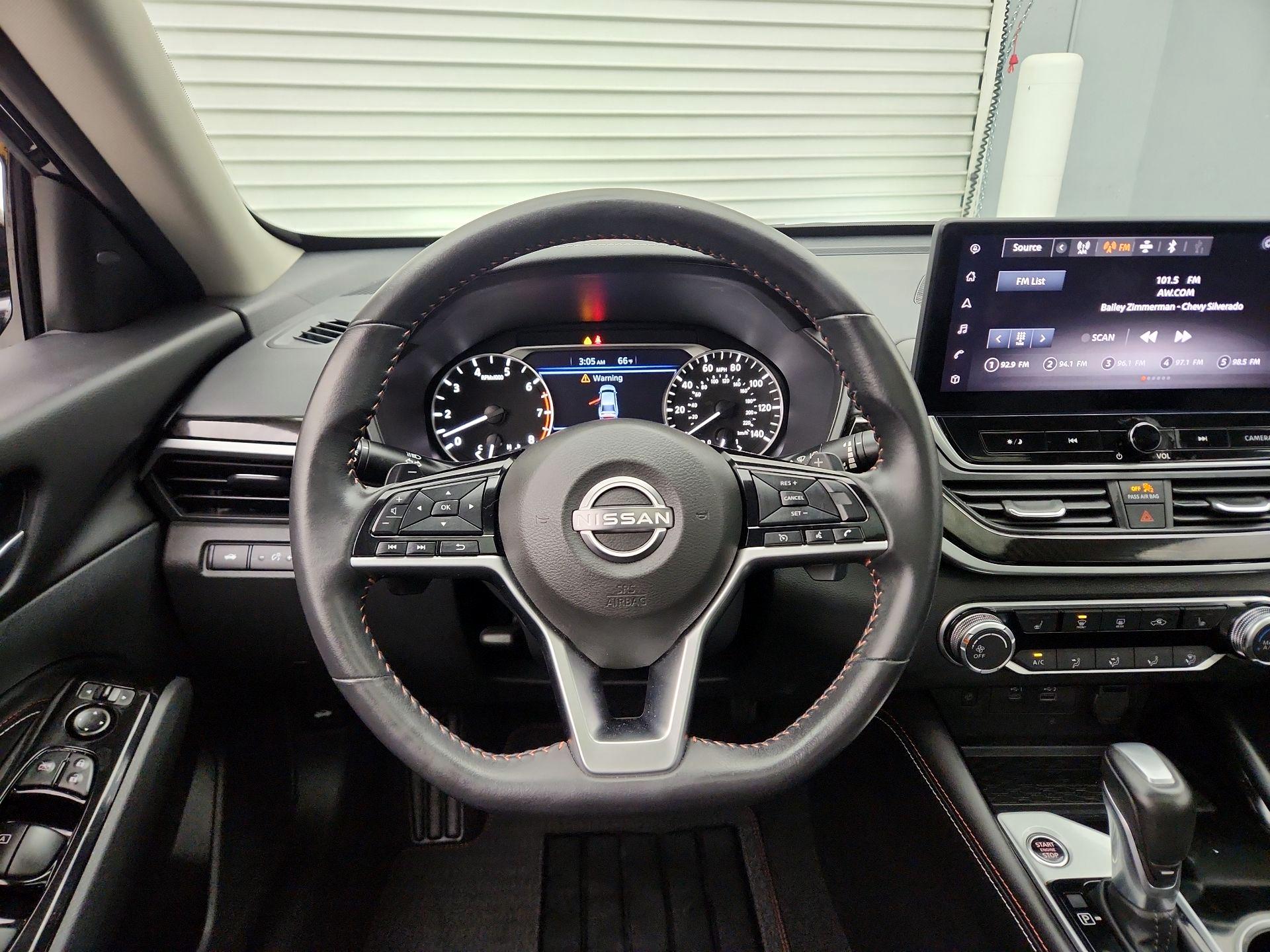 Thumbnail: 2023 Nissan Altima - 10