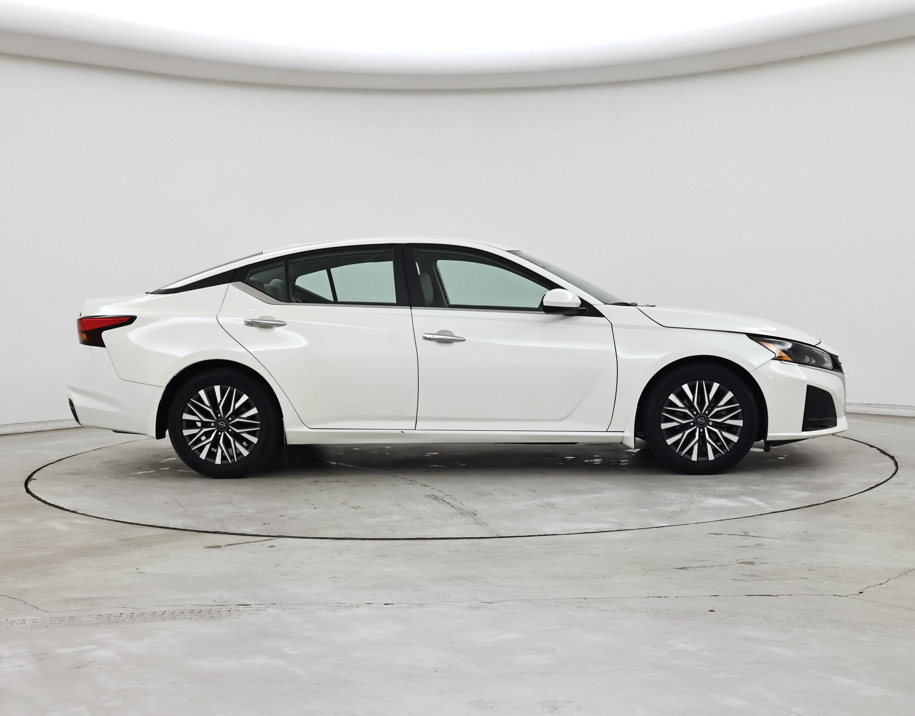 Thumbnail: 2023 Nissan Altima - 7